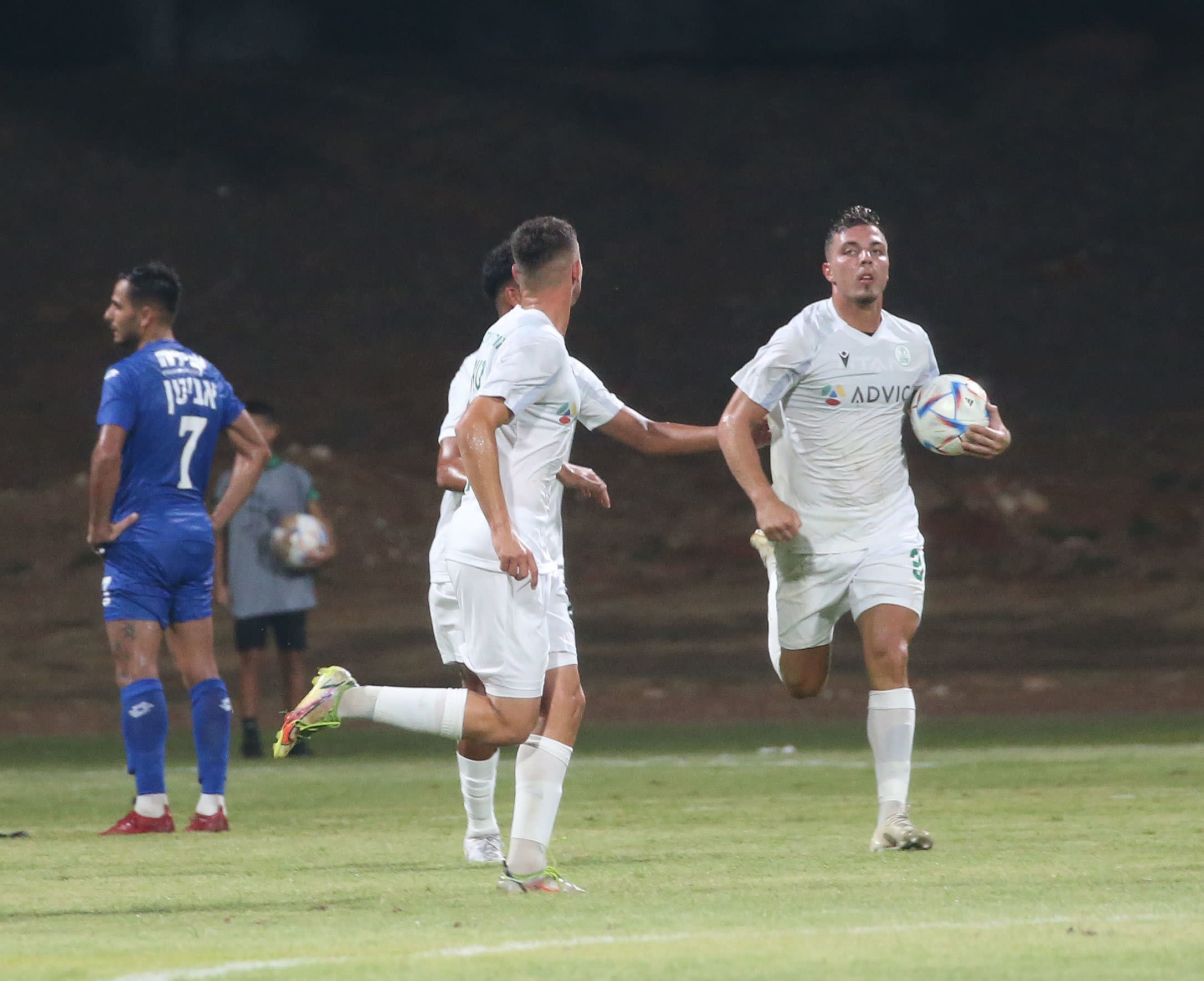 שחקן הפועל כפר סבא, שי בן דוד, חוגג שער