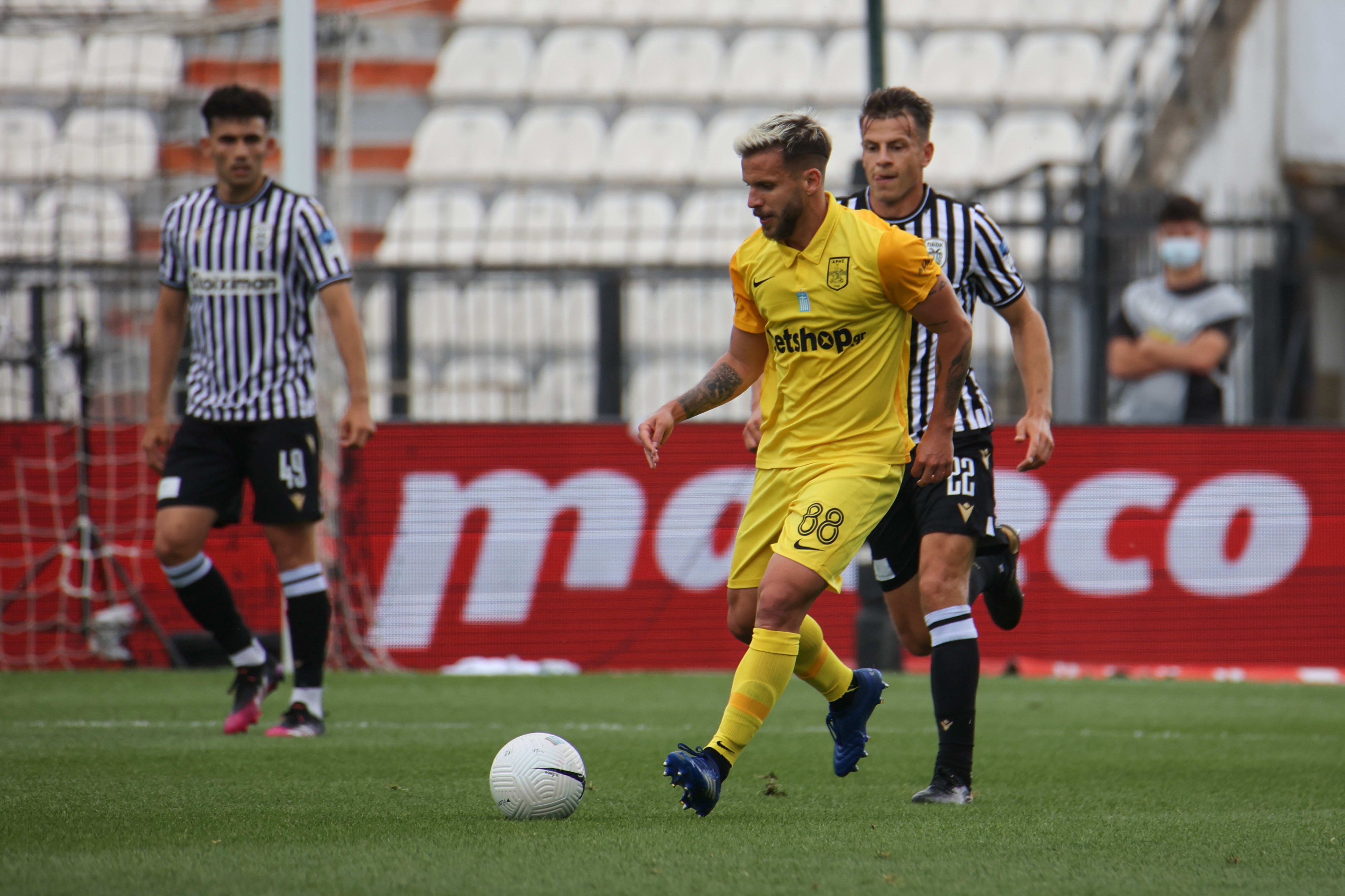 לוקאס סאשה במדי אריס סלוניקי