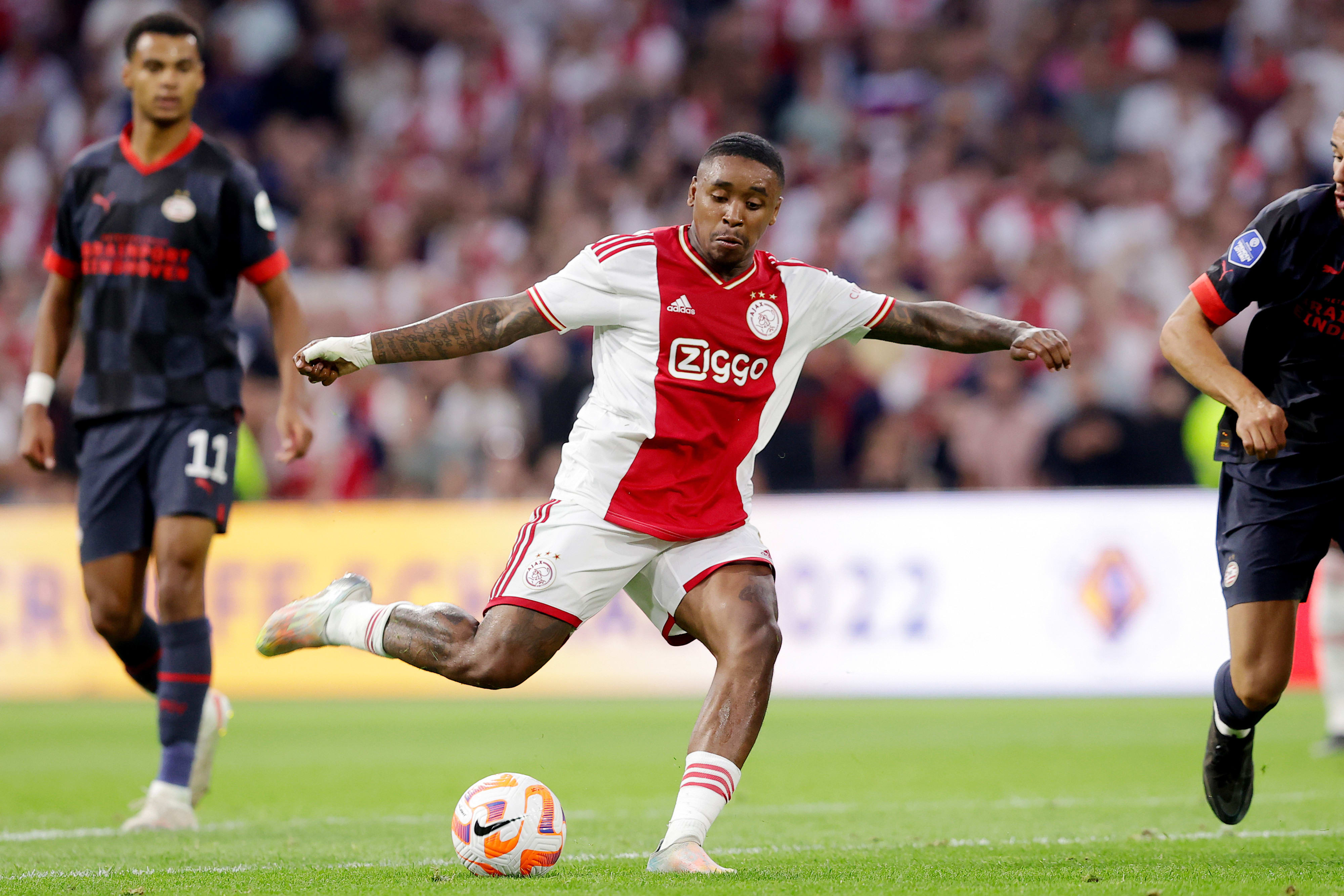 שחקן אייאקס סטיבן ברחוויין