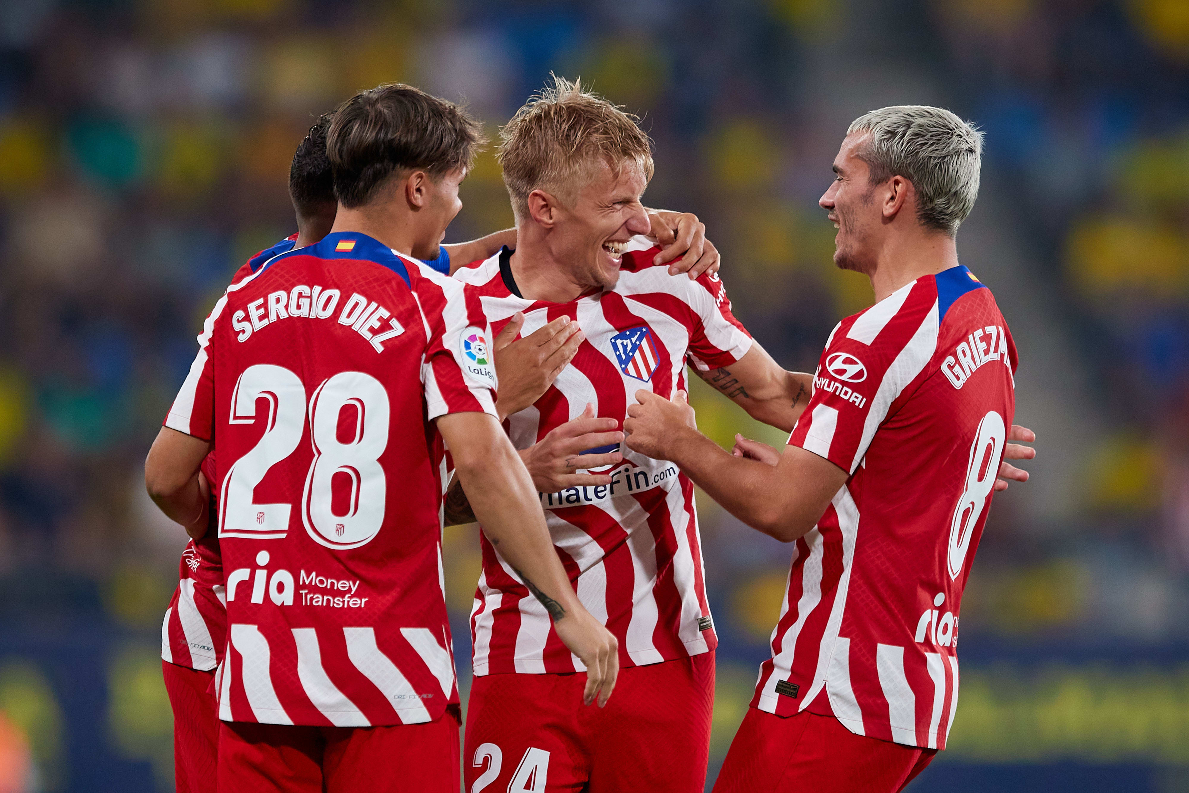 אנטואן גריזמן עם דניאל ואס שחקני אתלטיקו מדריד חוגגים