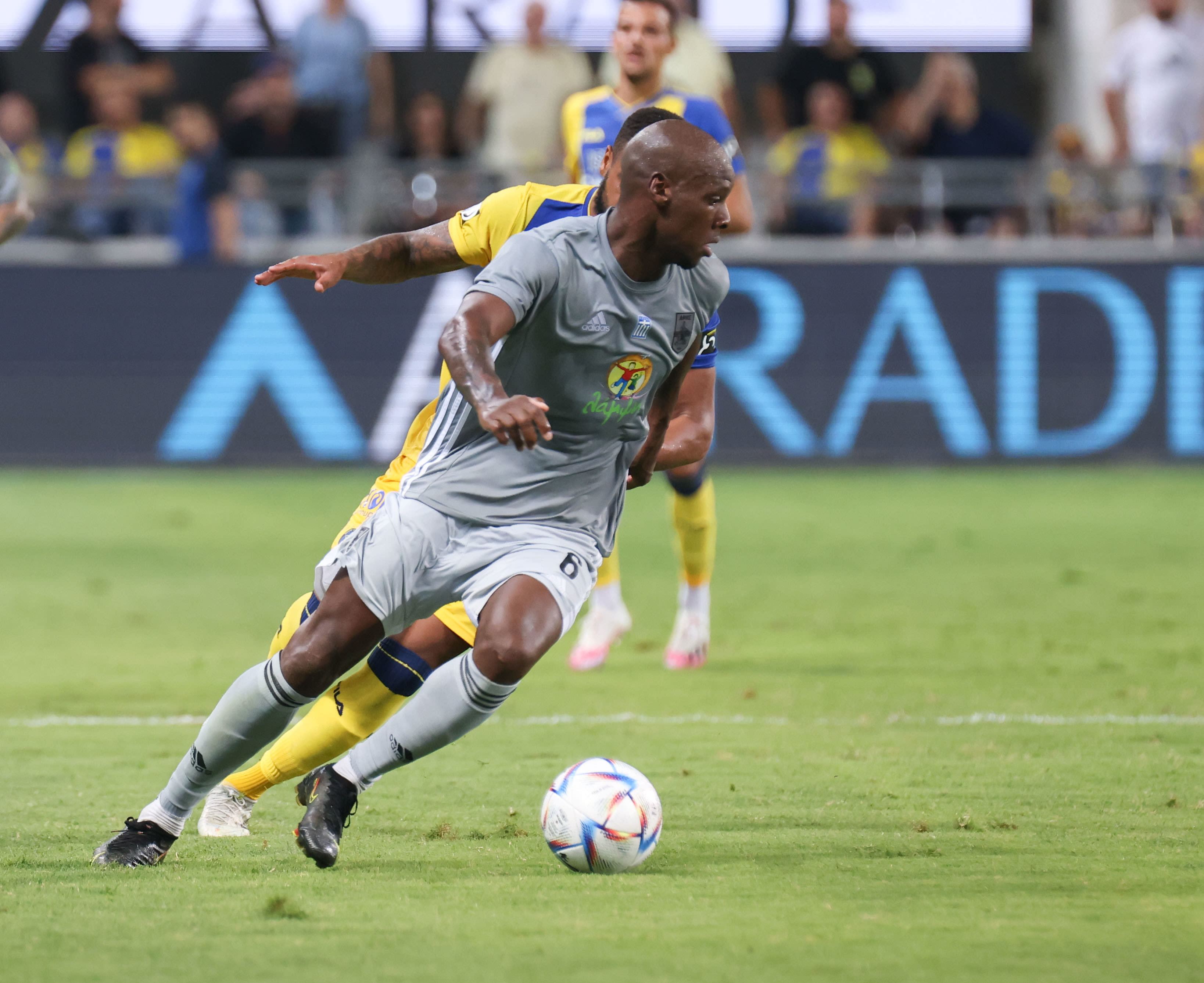 שחקן אריס סלוניקי בריאן דאבו