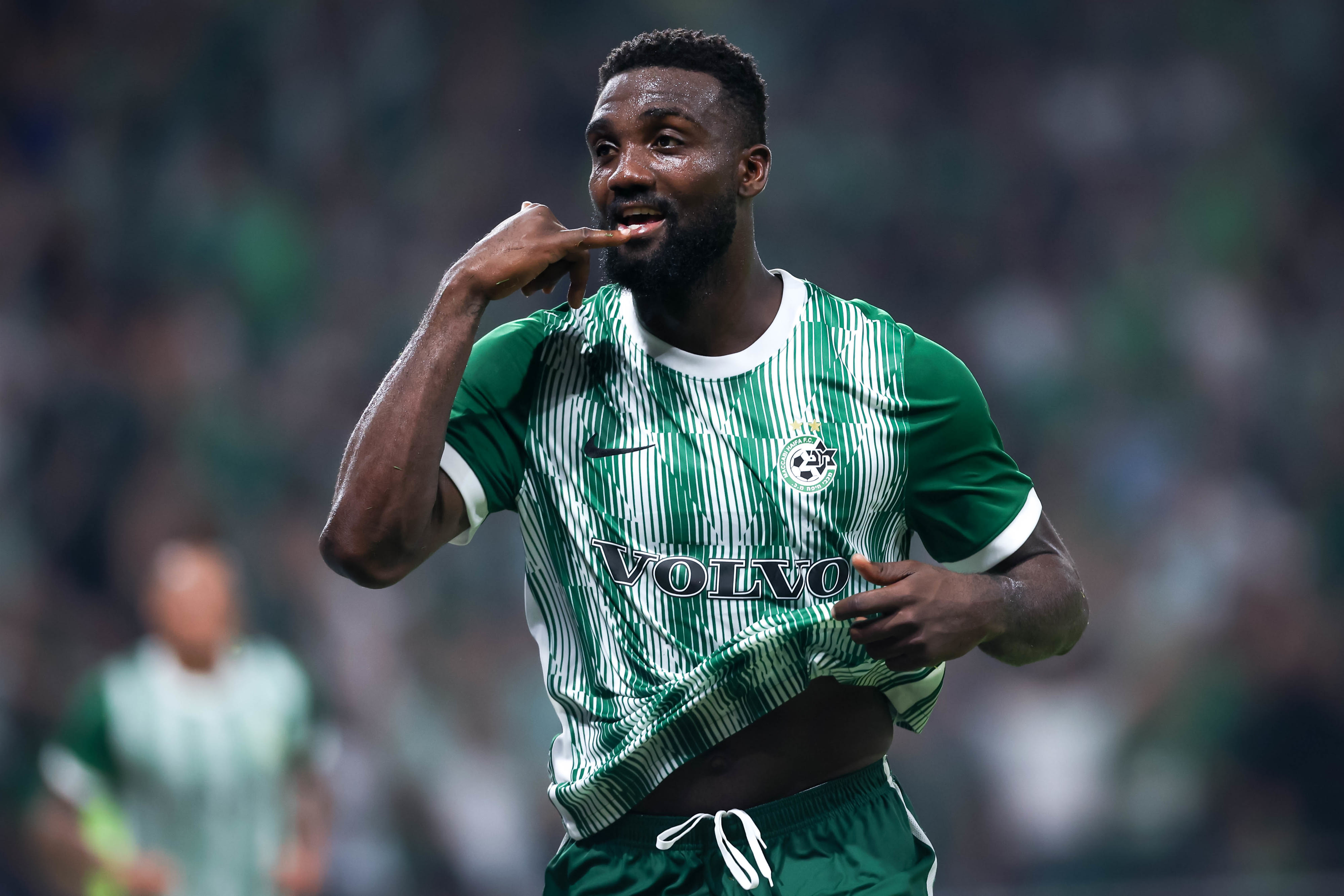 פרנזי פיירו שחקן מכבי חיפה חוגג שער