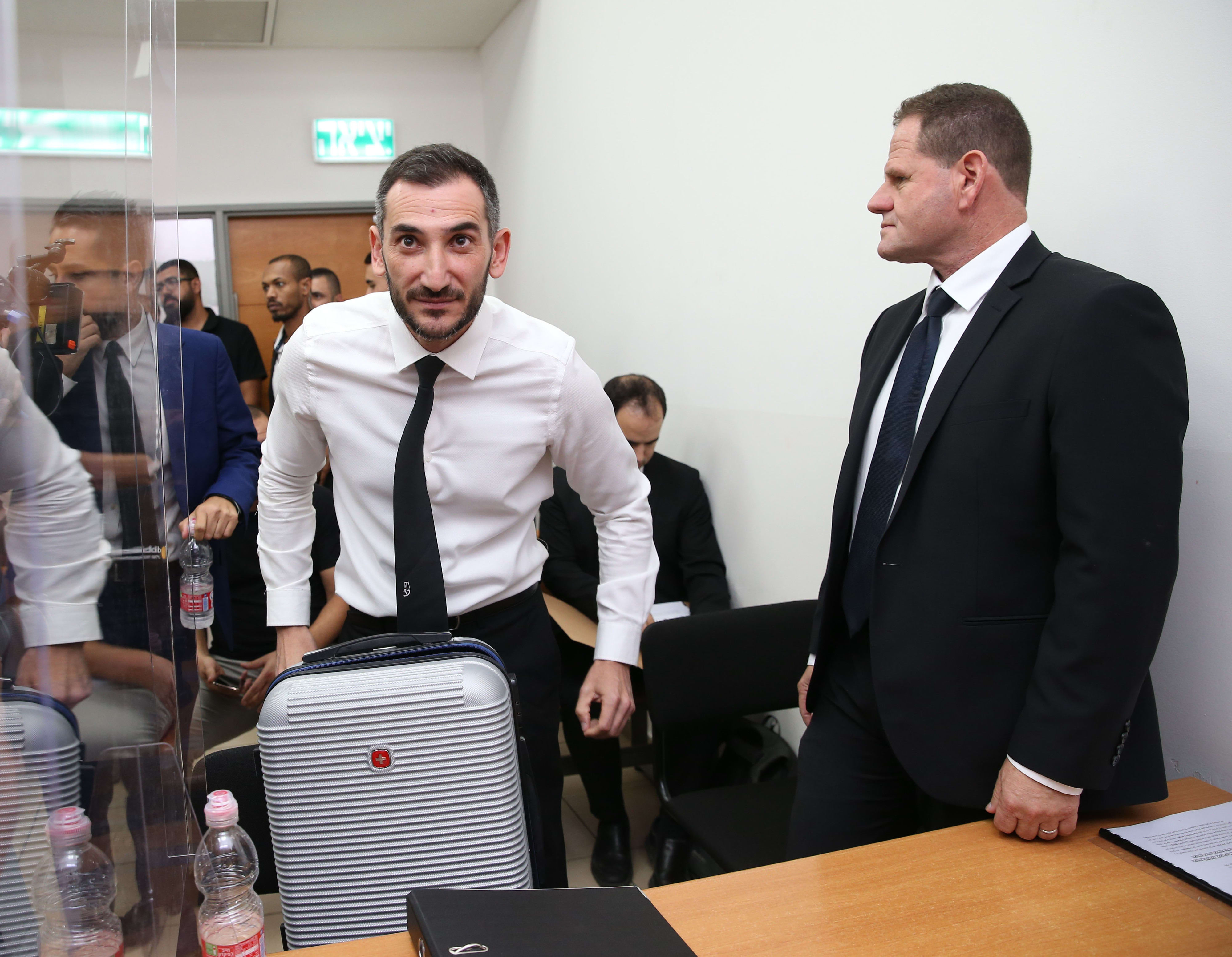 עורכי הדין יצחק יונגר, רועי רוזן בדיון של בית"ר ירושלים בבית המשפט