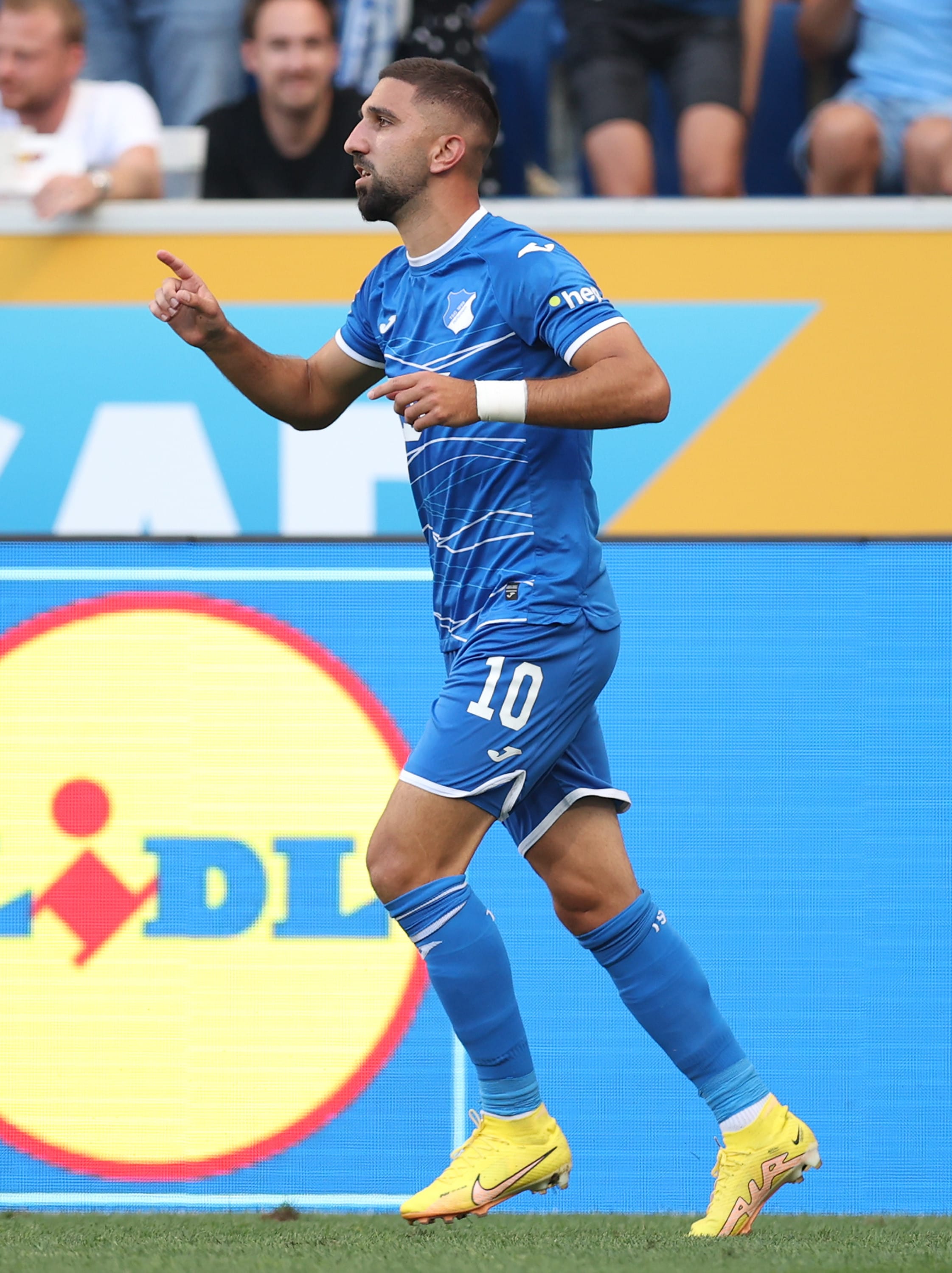 מונס דאבור שחקן הופנהיים חוגג שער