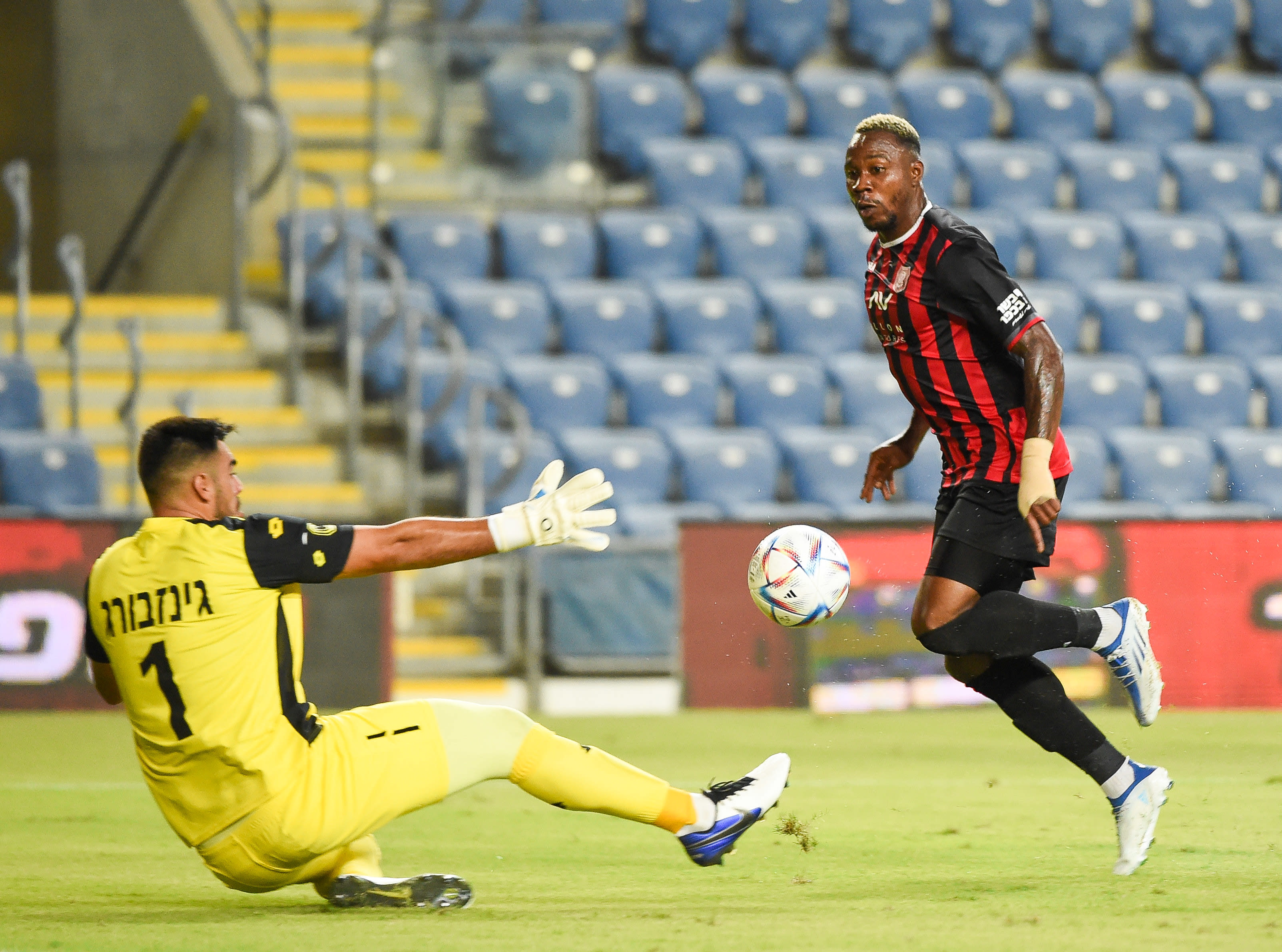 וויליאם טוגי הפועל ירושלים מכניע את יוסי גינזבורג סקציה נס ציונה