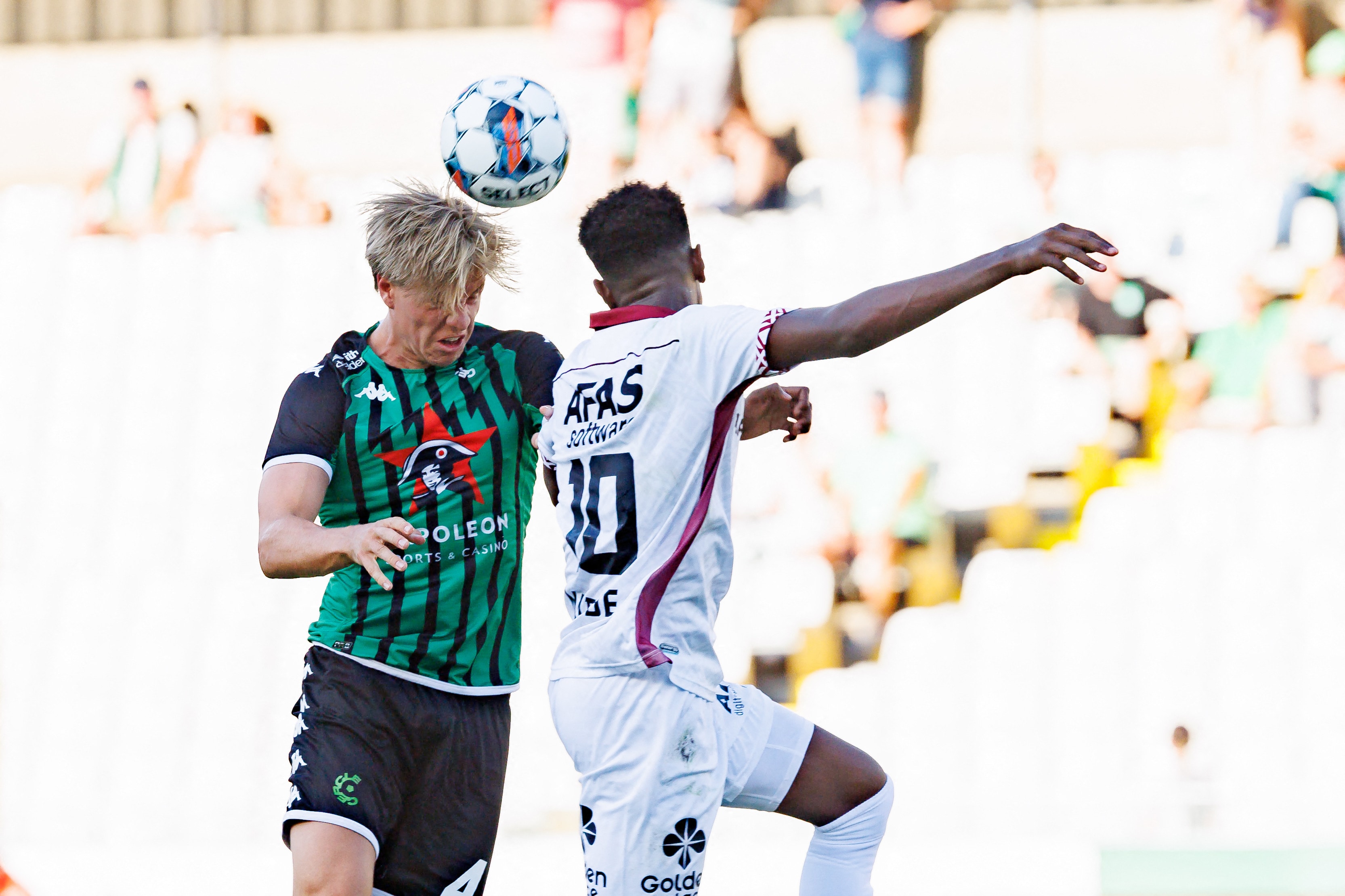 יספר דלנד שחקן סרקל ברוז' מול יונס מלדה שחקן מכלן