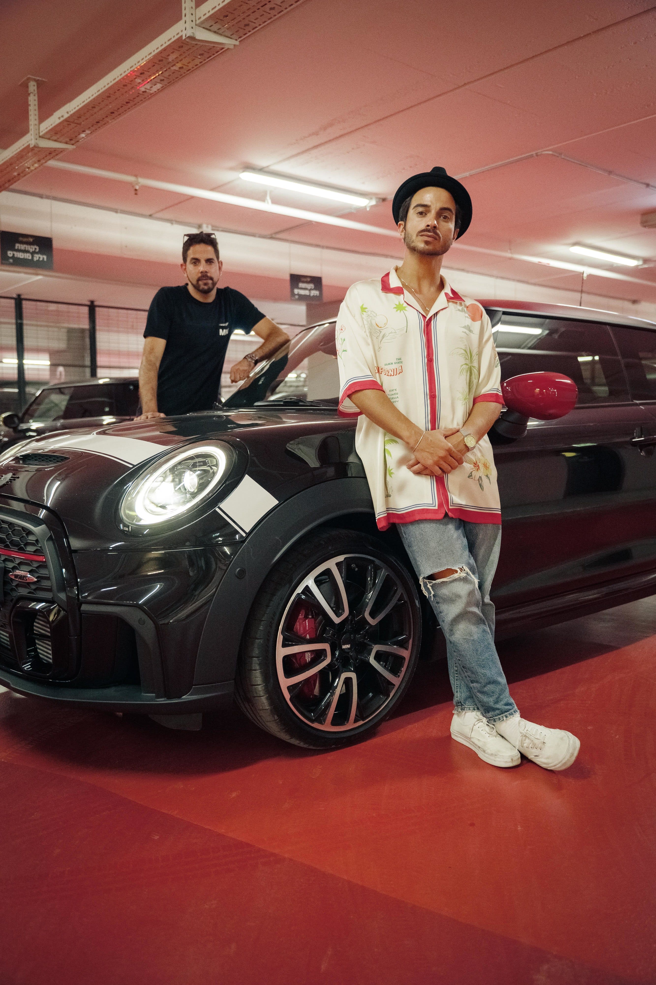 מימין איתי תורגמן ואלון גולדמן ארוע MINI BIG LOVE