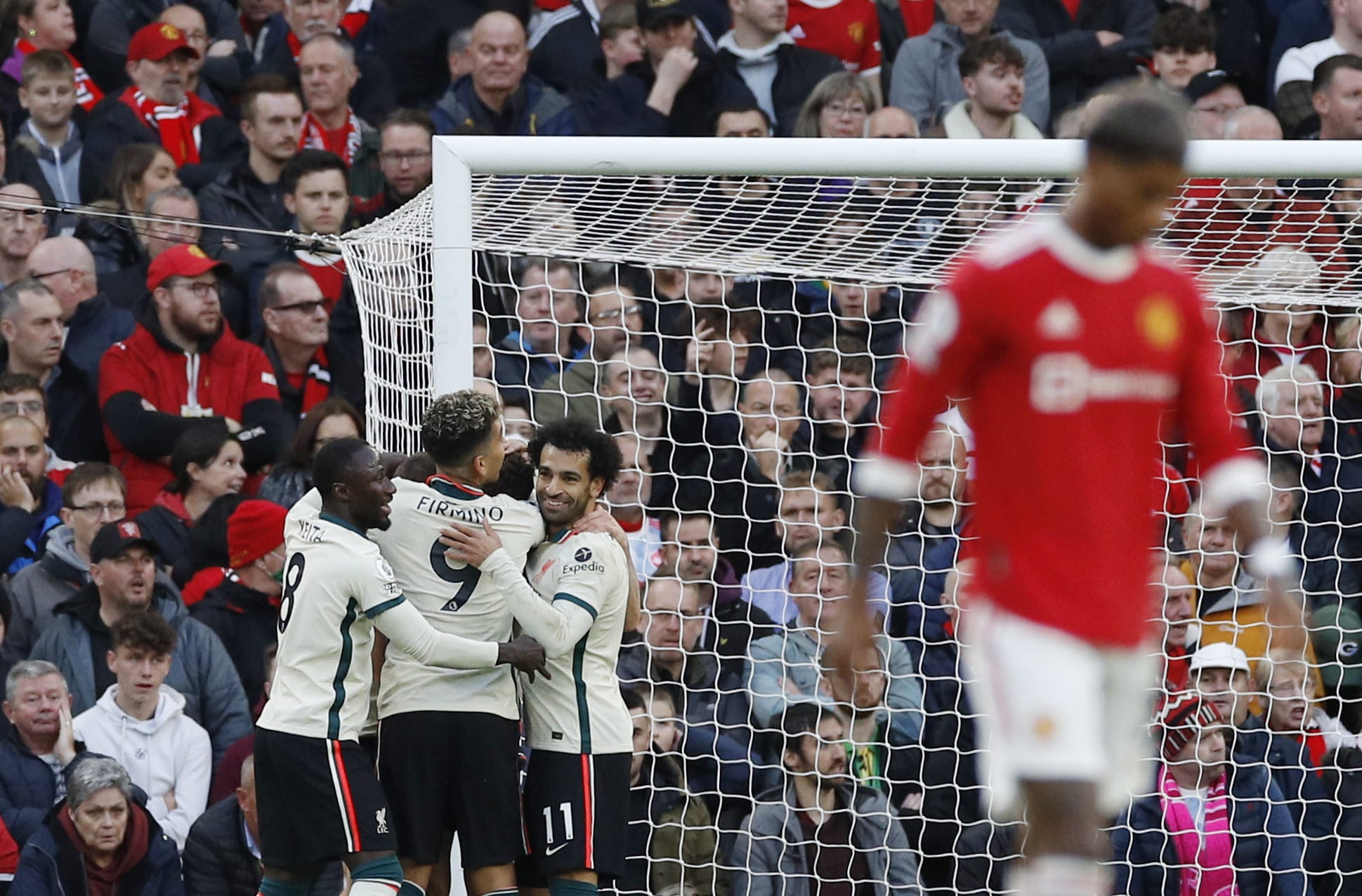 מוחמד סלאח ושחקני ליברפול חוגגים מול מנצ'סטר יונייטד