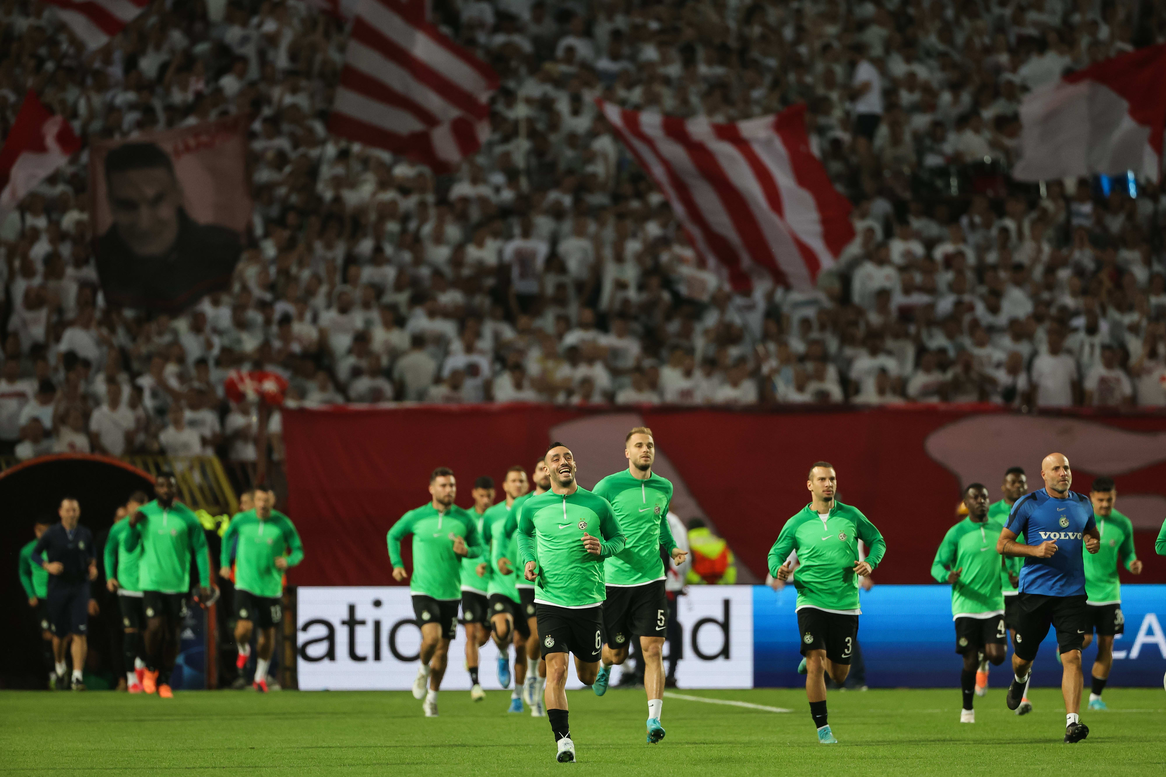 נטע לביא ושחקני מכבי חיפה