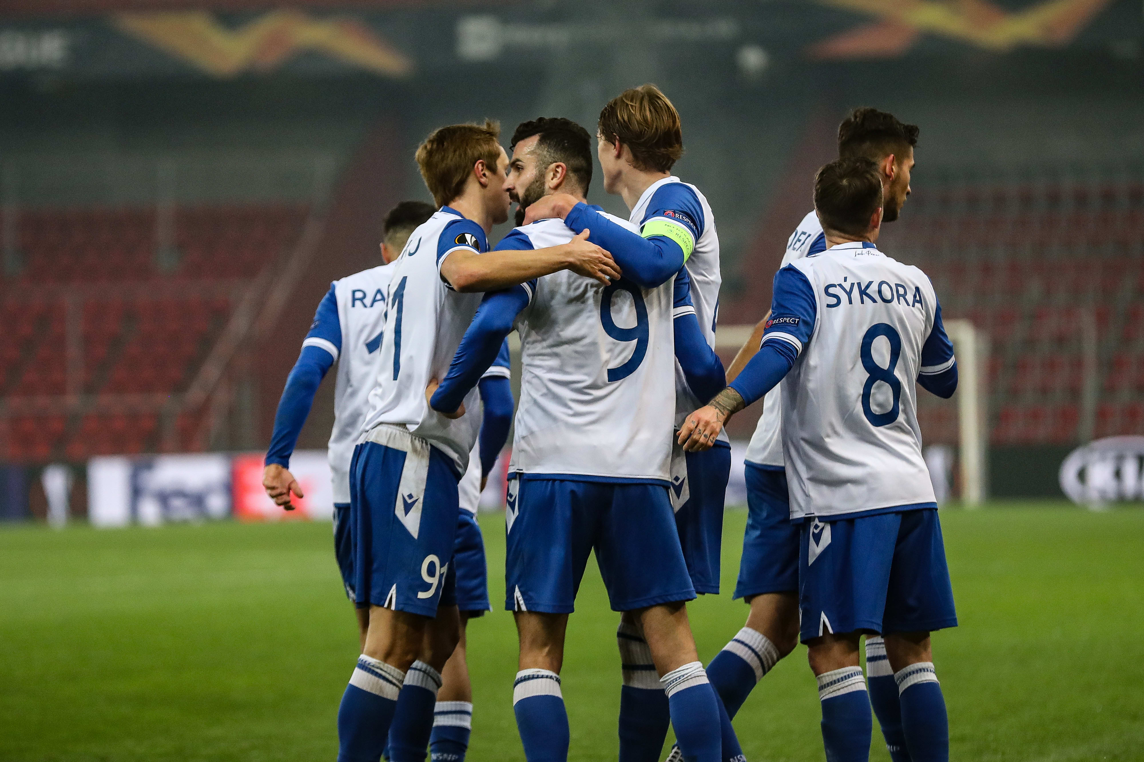 שחקני לך פוזנן חוגגים