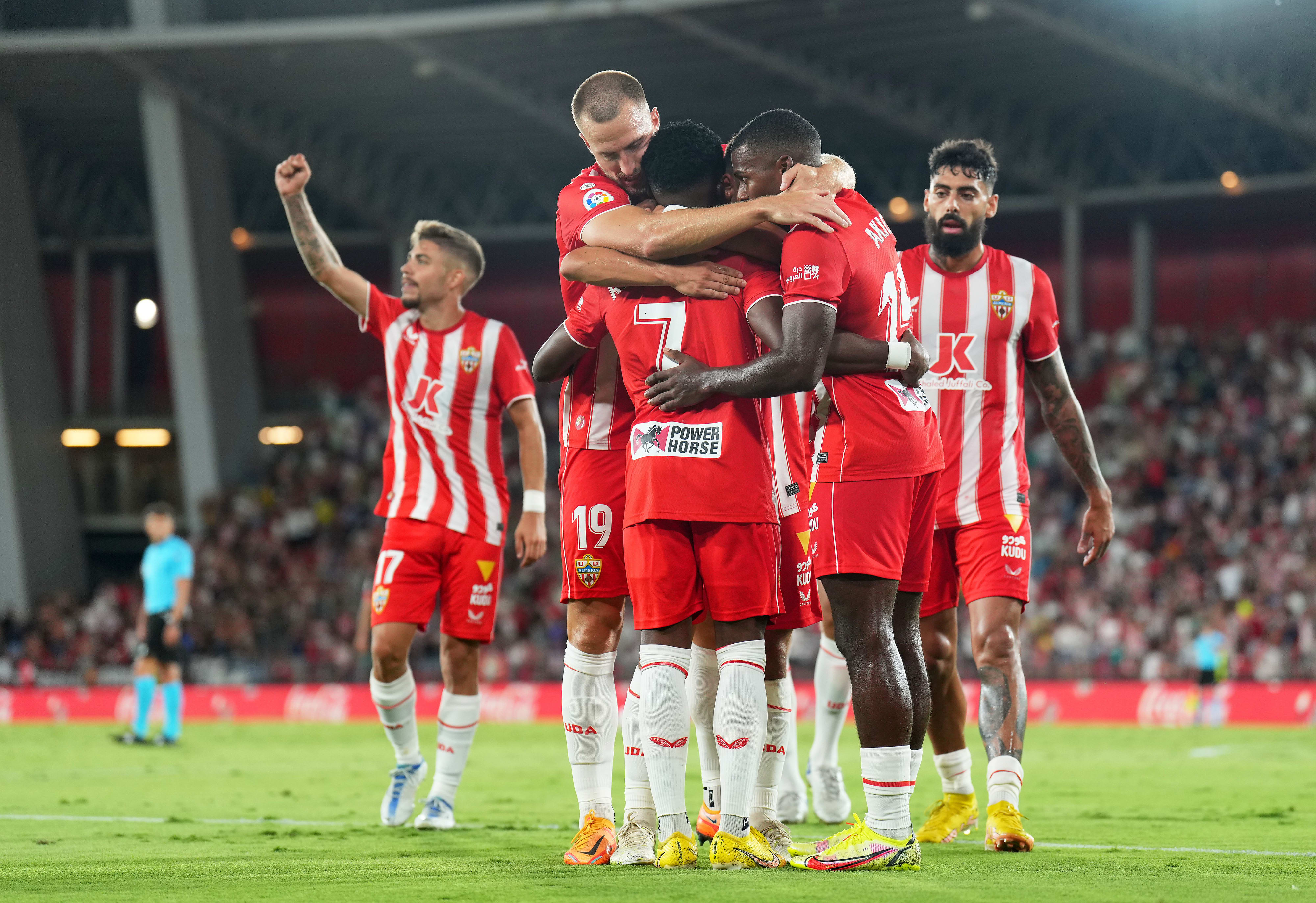 שחקני אלמריה חוגגים