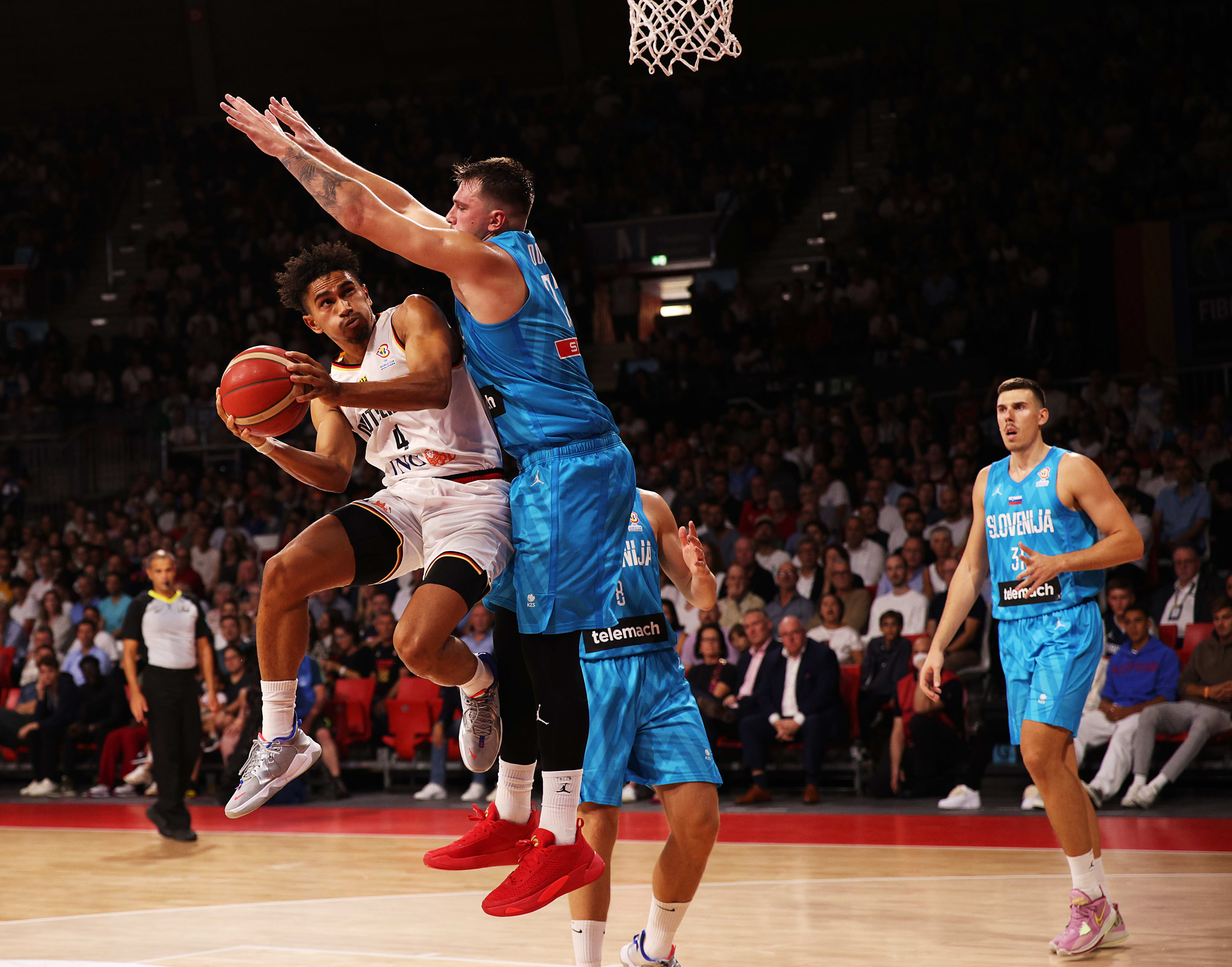 לוקה דונצ'יץ' נבחרת סלובניה נגד גרמניה