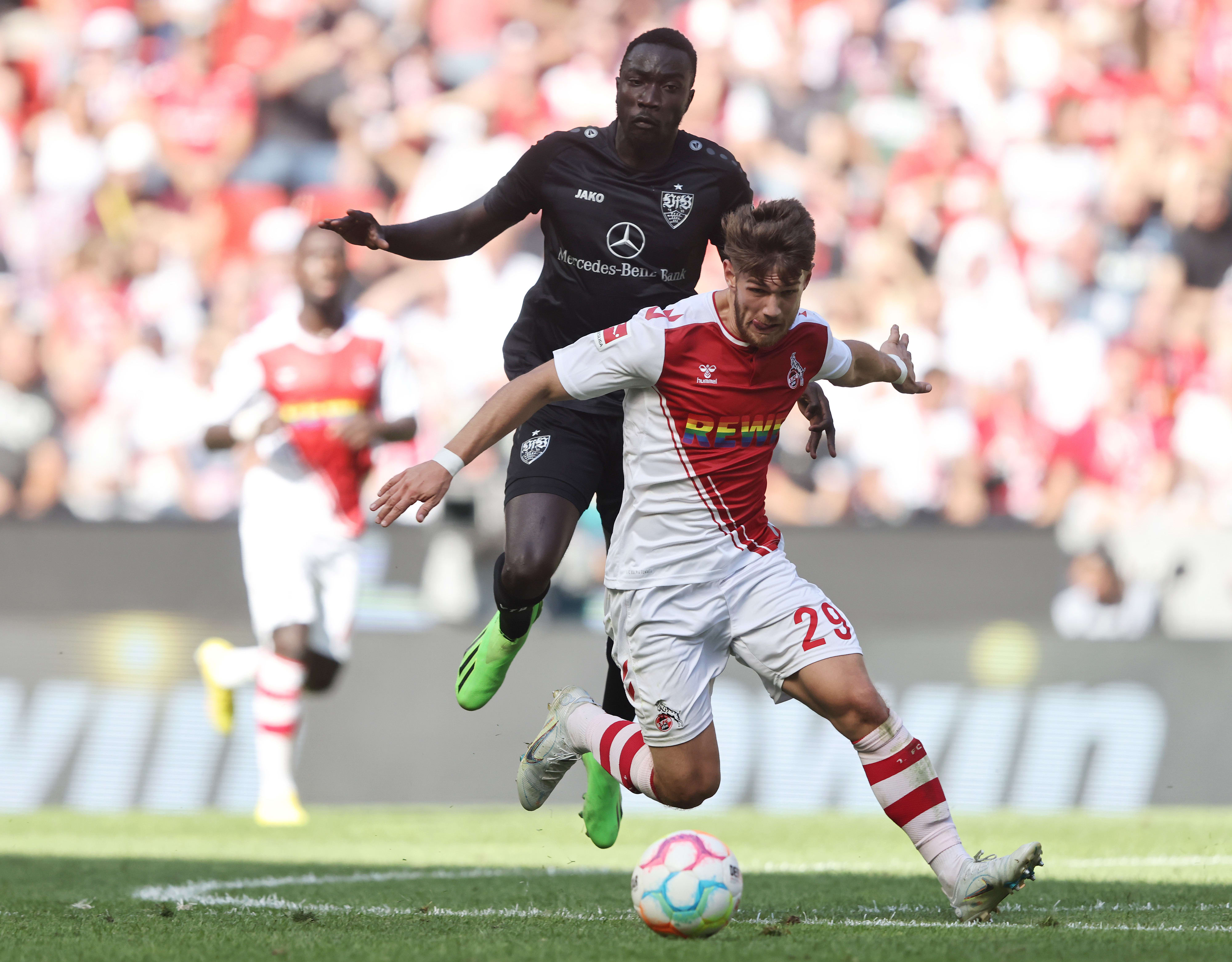 שחקן שטוטגרט, סילאס קאטומפה מול שחקן פ.צ. קלן, יאן טילמן