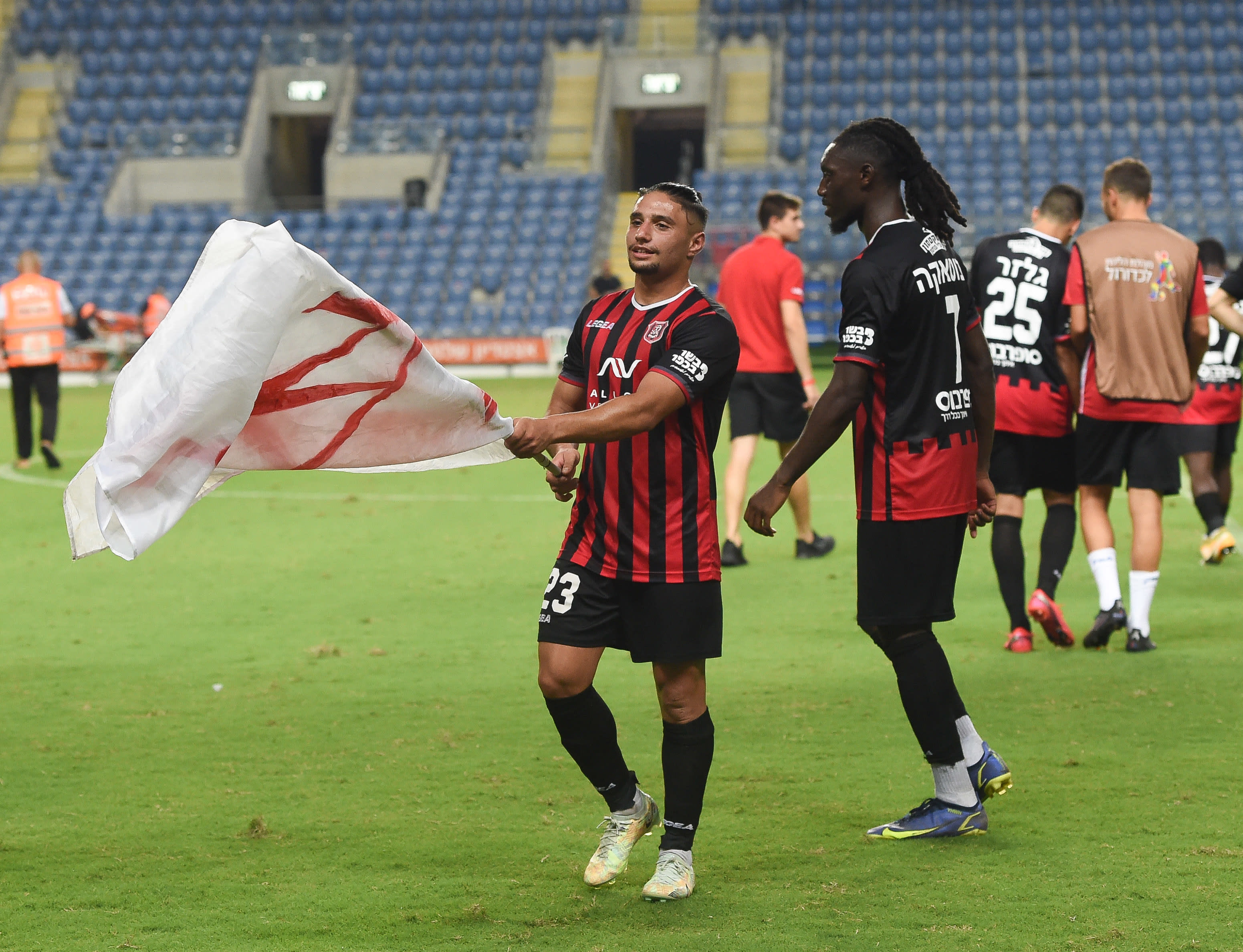 שחקן הפועל ירושלים איתי זדה חוגג