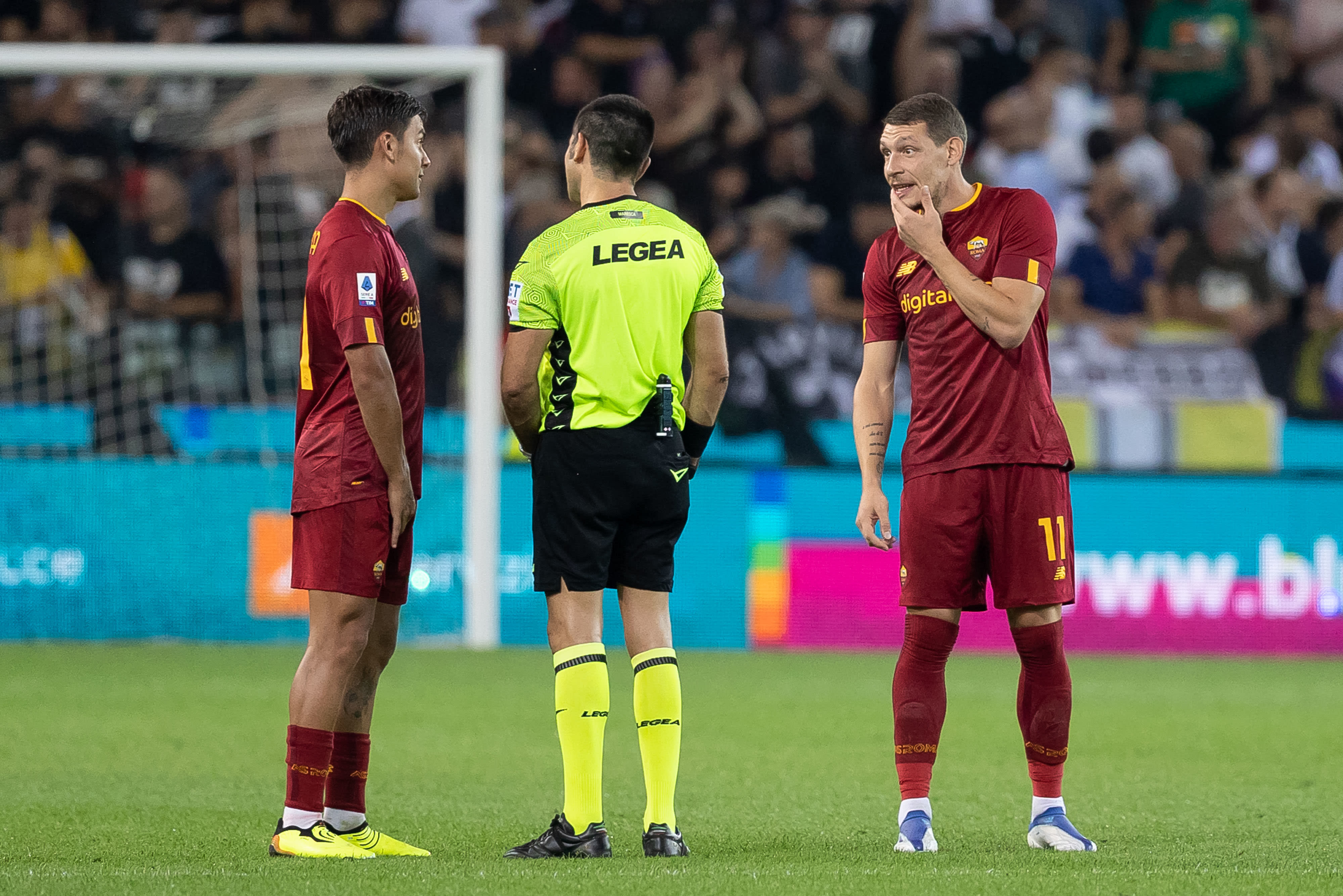 אנדראה בלוטי עם פאולו דיבאלה שחקני רומא