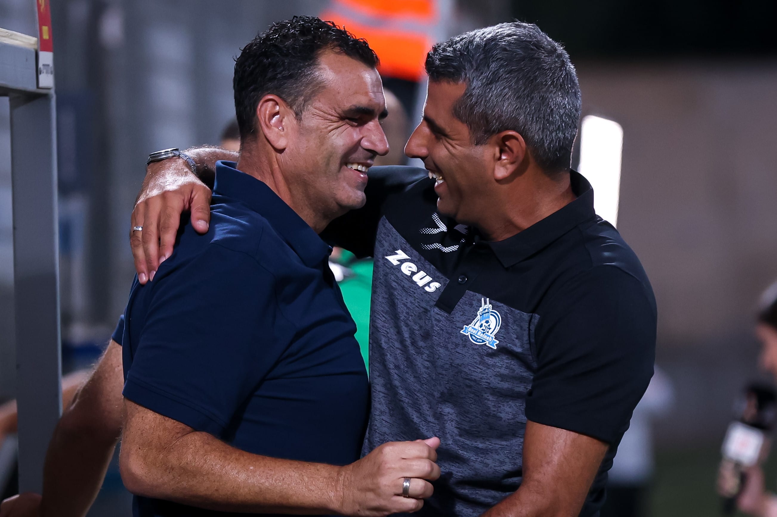 שרון מימר מאמן מכבי בני ריינה עם מנחם קורצקי מאמן עירוני קרית שמונה