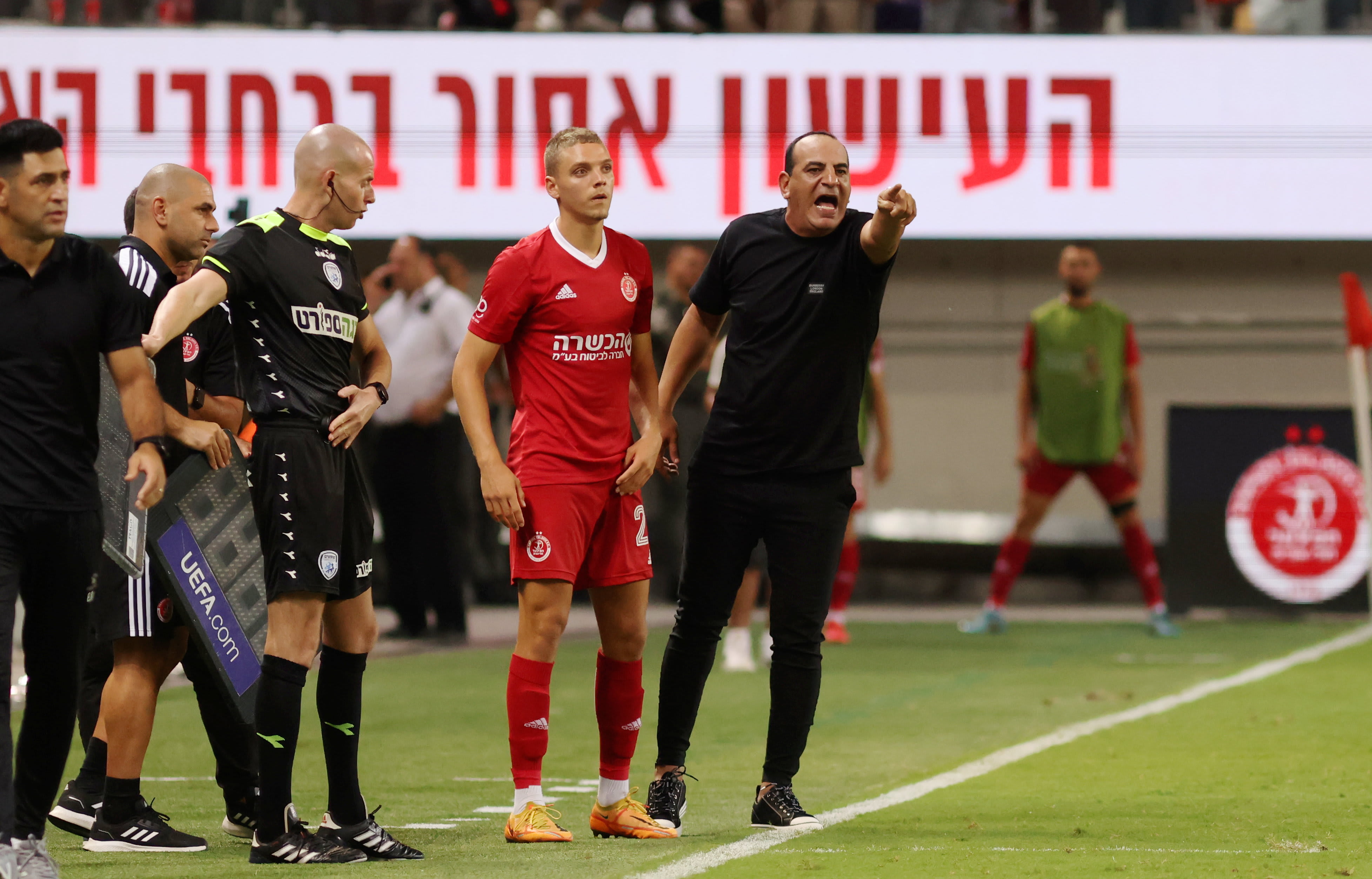 קובי רפואה מאמן הפועל תל אביב עם עומר סניור