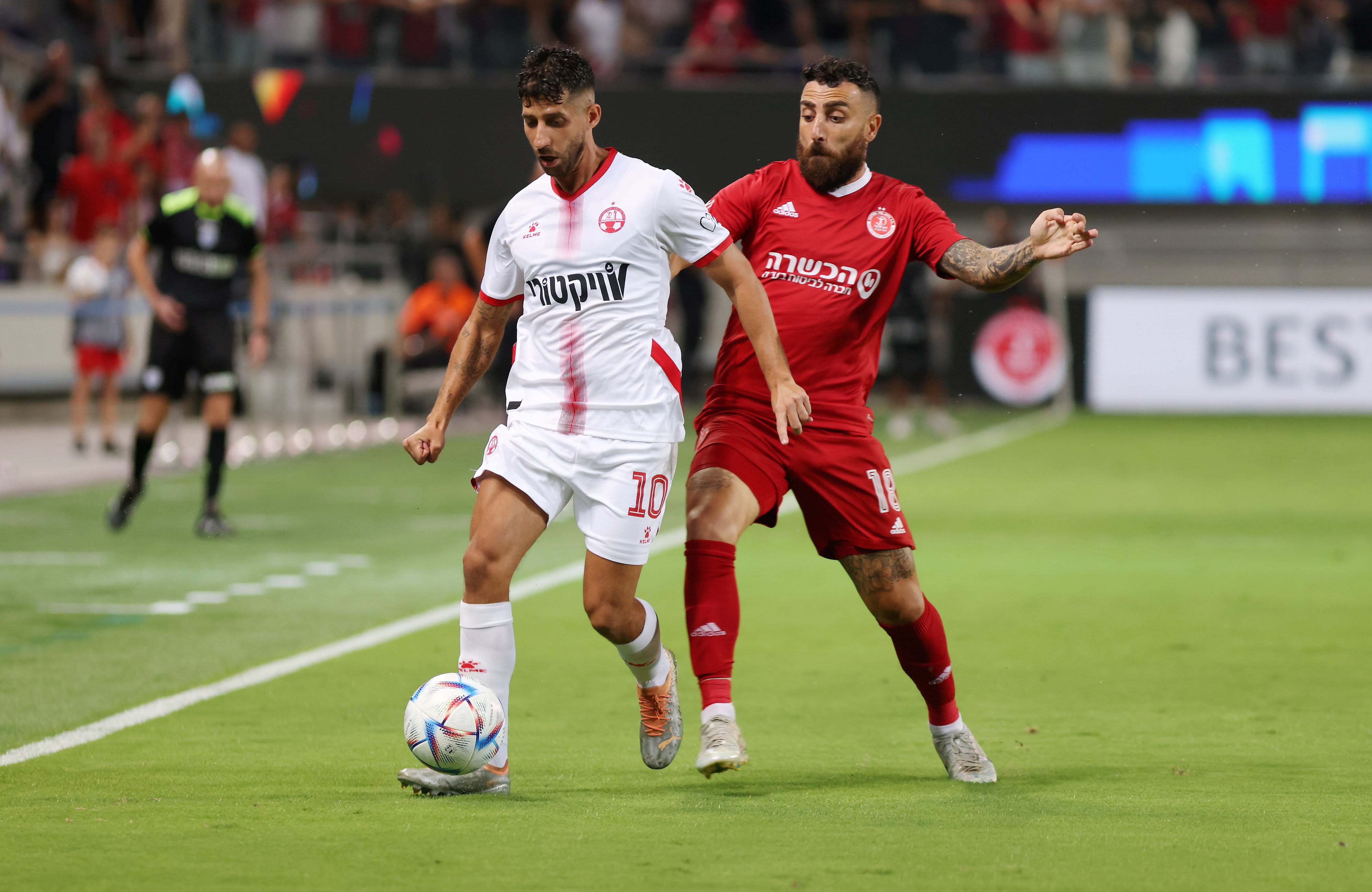 דור מיכה שחקן הפועל באר שבע לפני דור אלו שחקן הפועל תל אביב