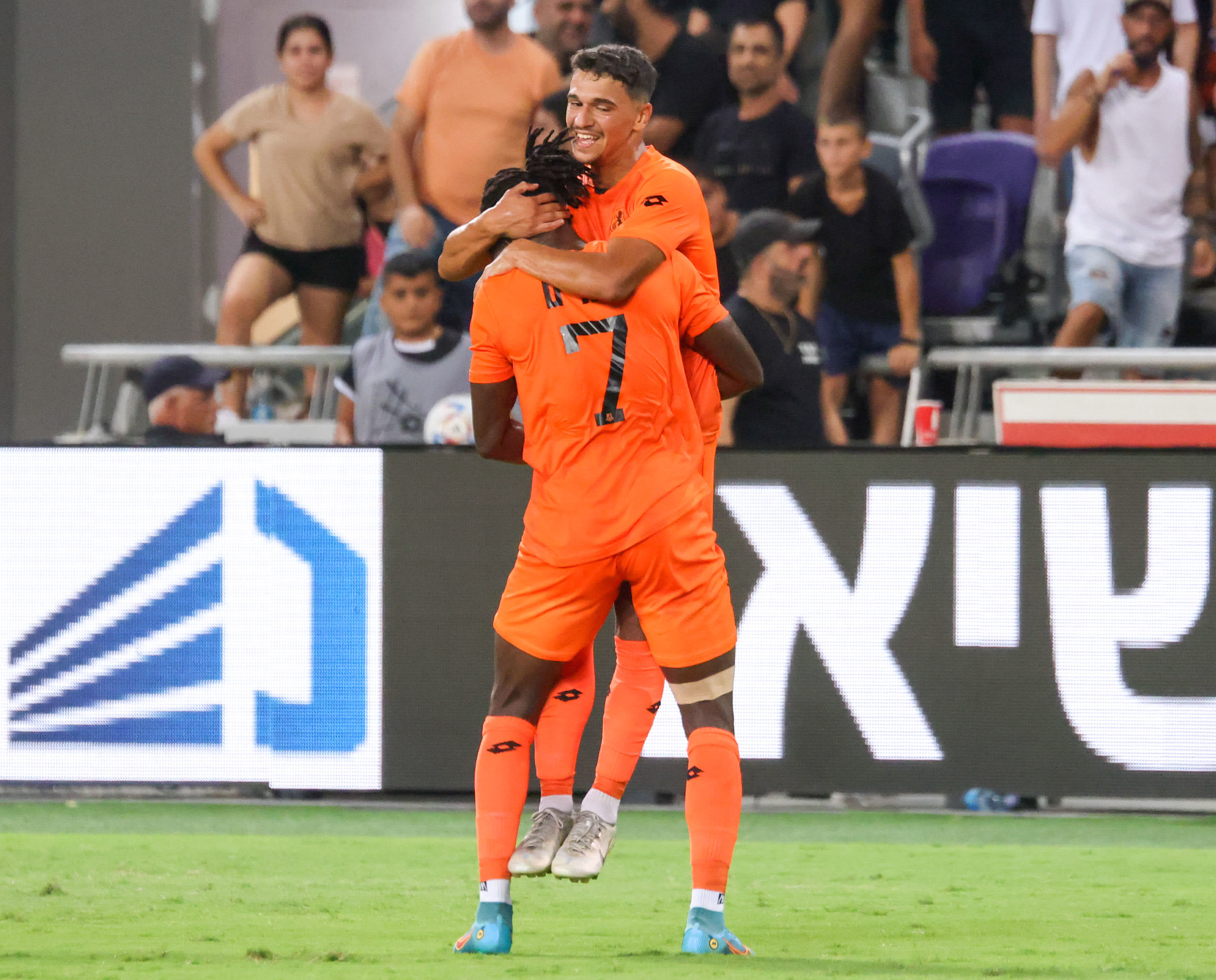 מאור ביטון שחקן בני יהודה חוגג שער