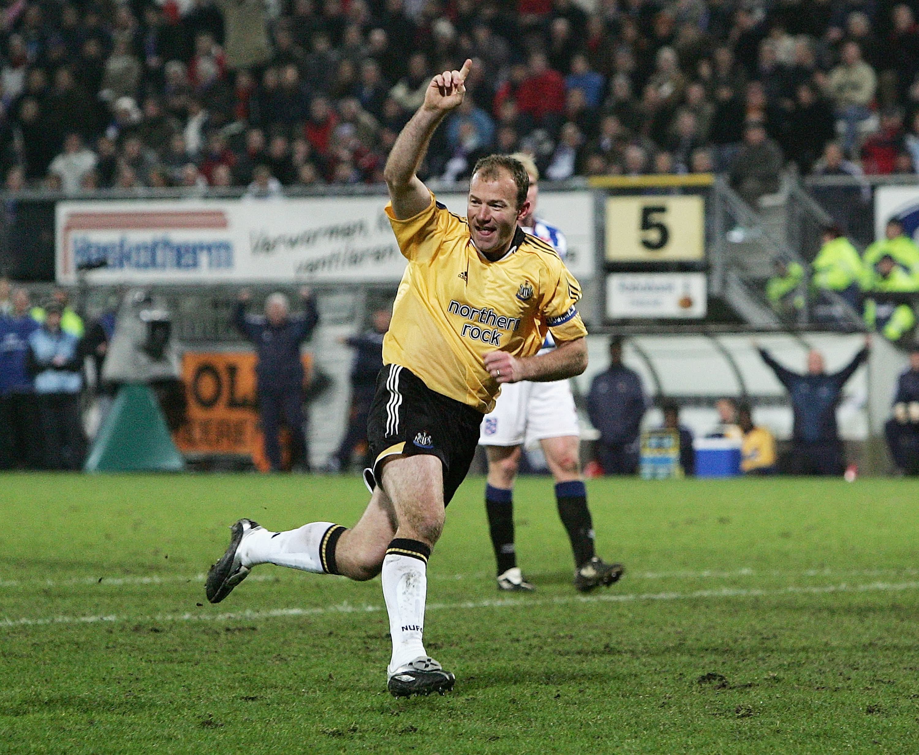 אלן שירר במדי ניוקאסל, 2004