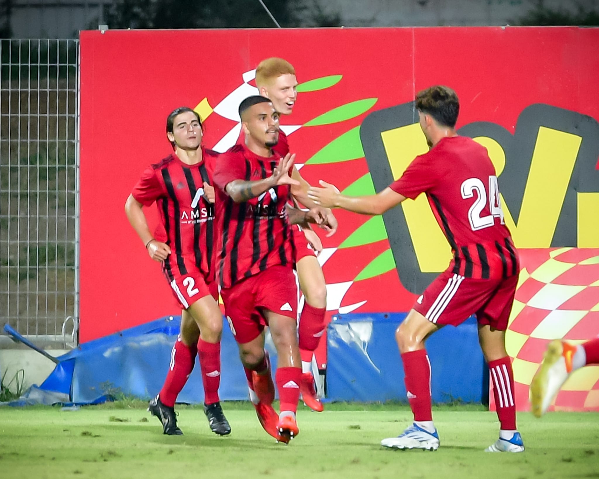 אנר אושמנדי שחקן הפועל אדומים אשדוד חוגג שער