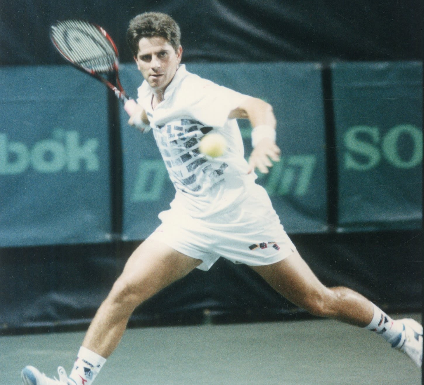 עמוס מנסדורף