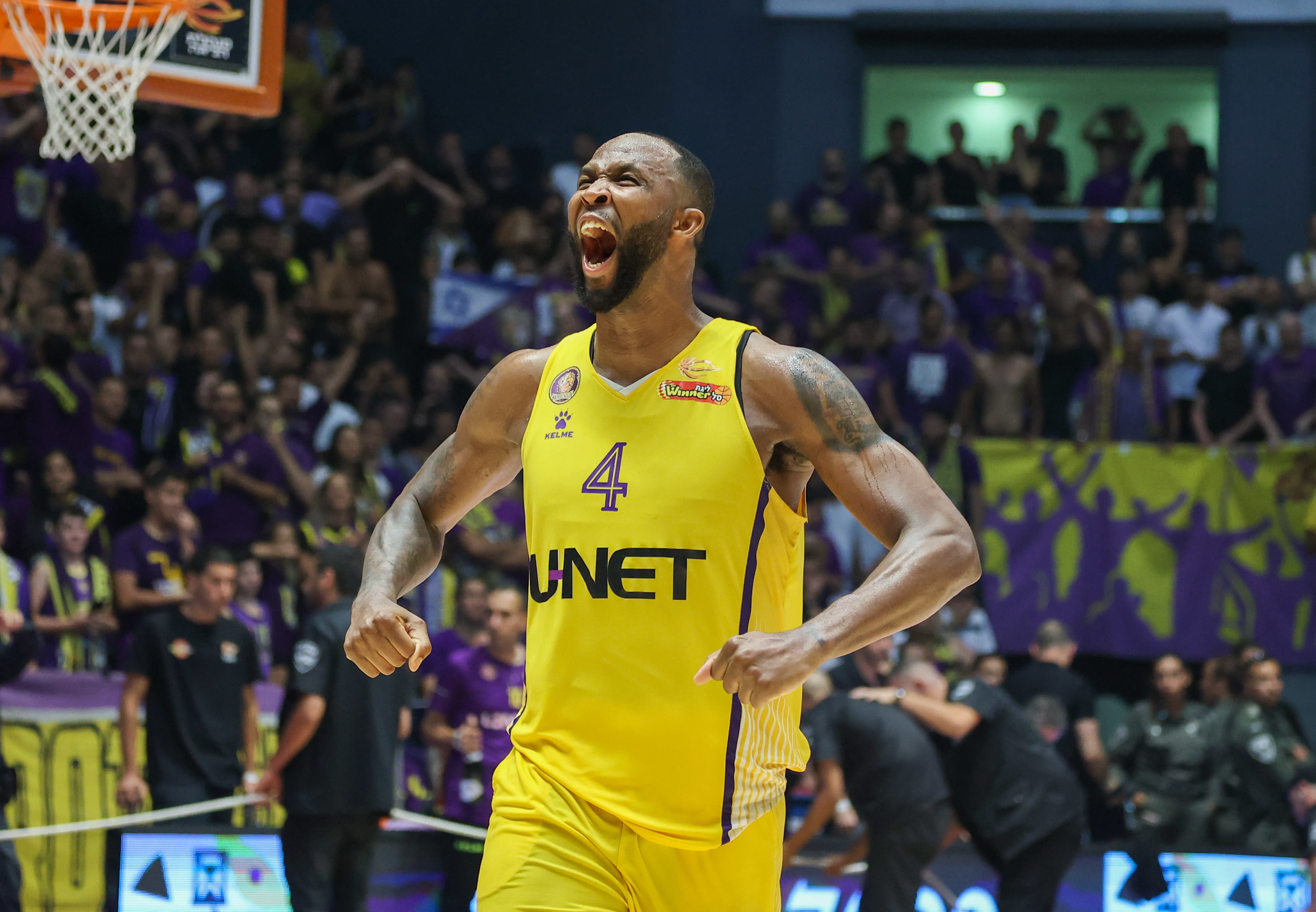 שחקן הפועל חולון כריס ג'ונסון