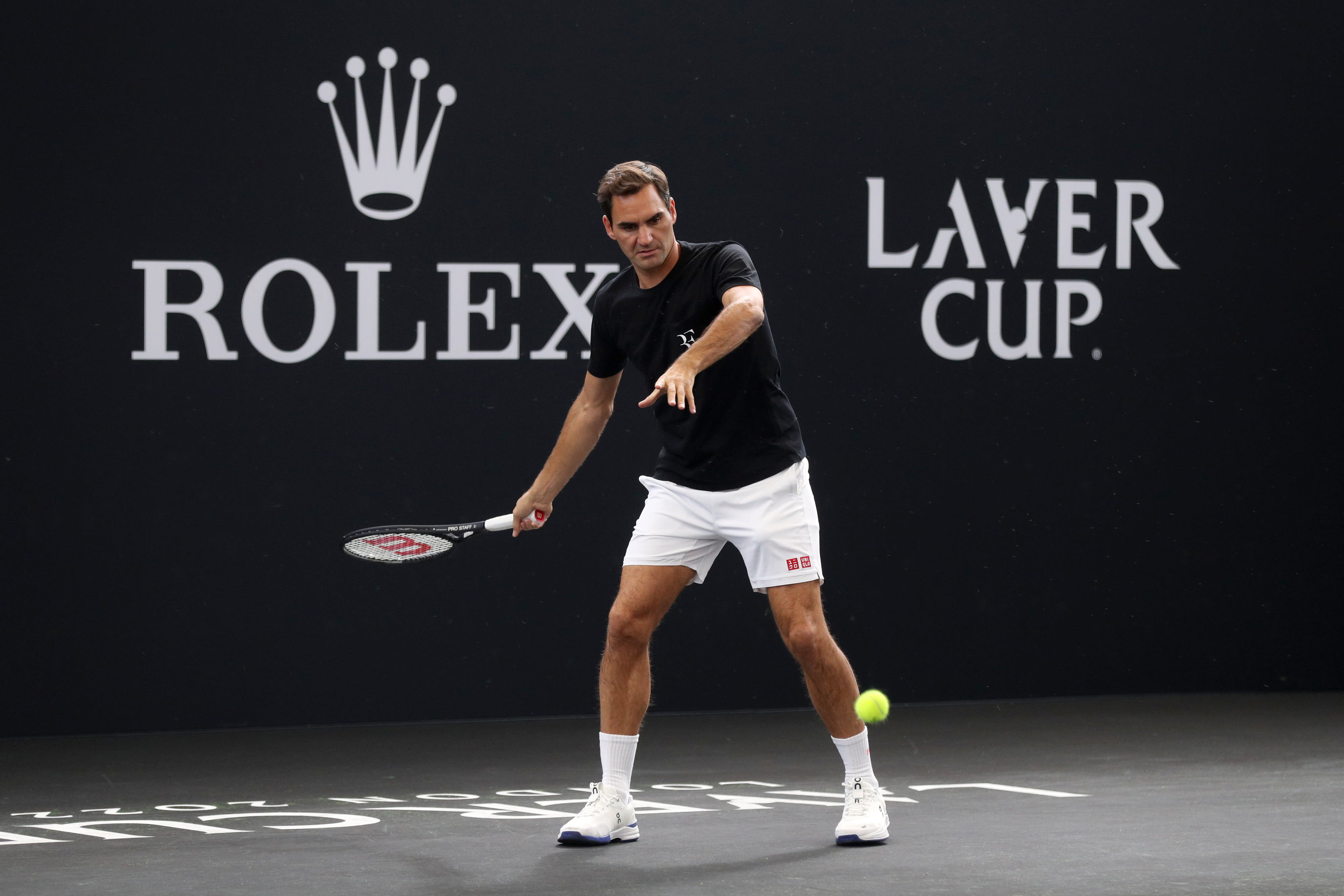 רוג'ר פדרר מתאמן לפני טורניר הפרישה שלו, לייבר קאפ