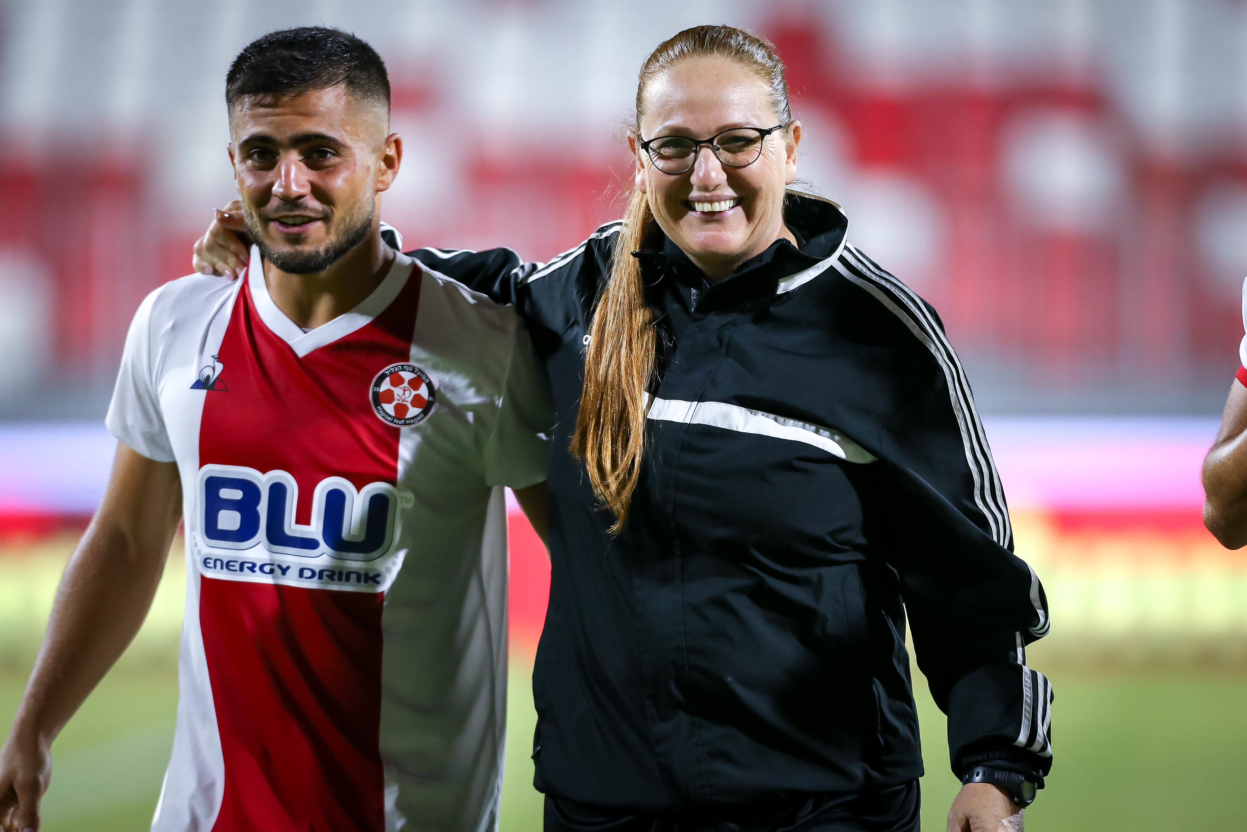איריס אנטמן עוזרת מאמן הפועל נוף הגליל עם בר איבגי