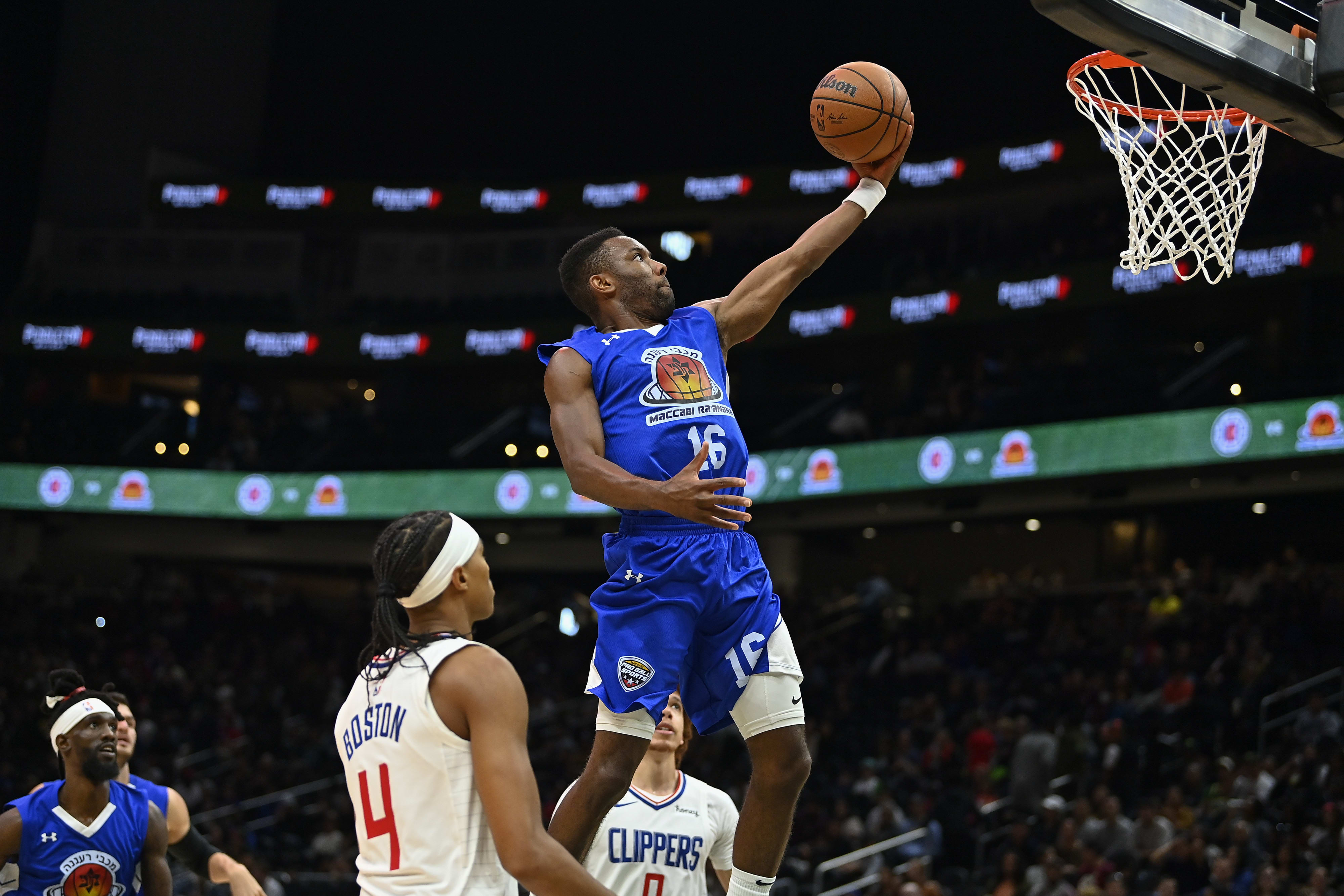 נוריס קול במדי מכבי רעננה