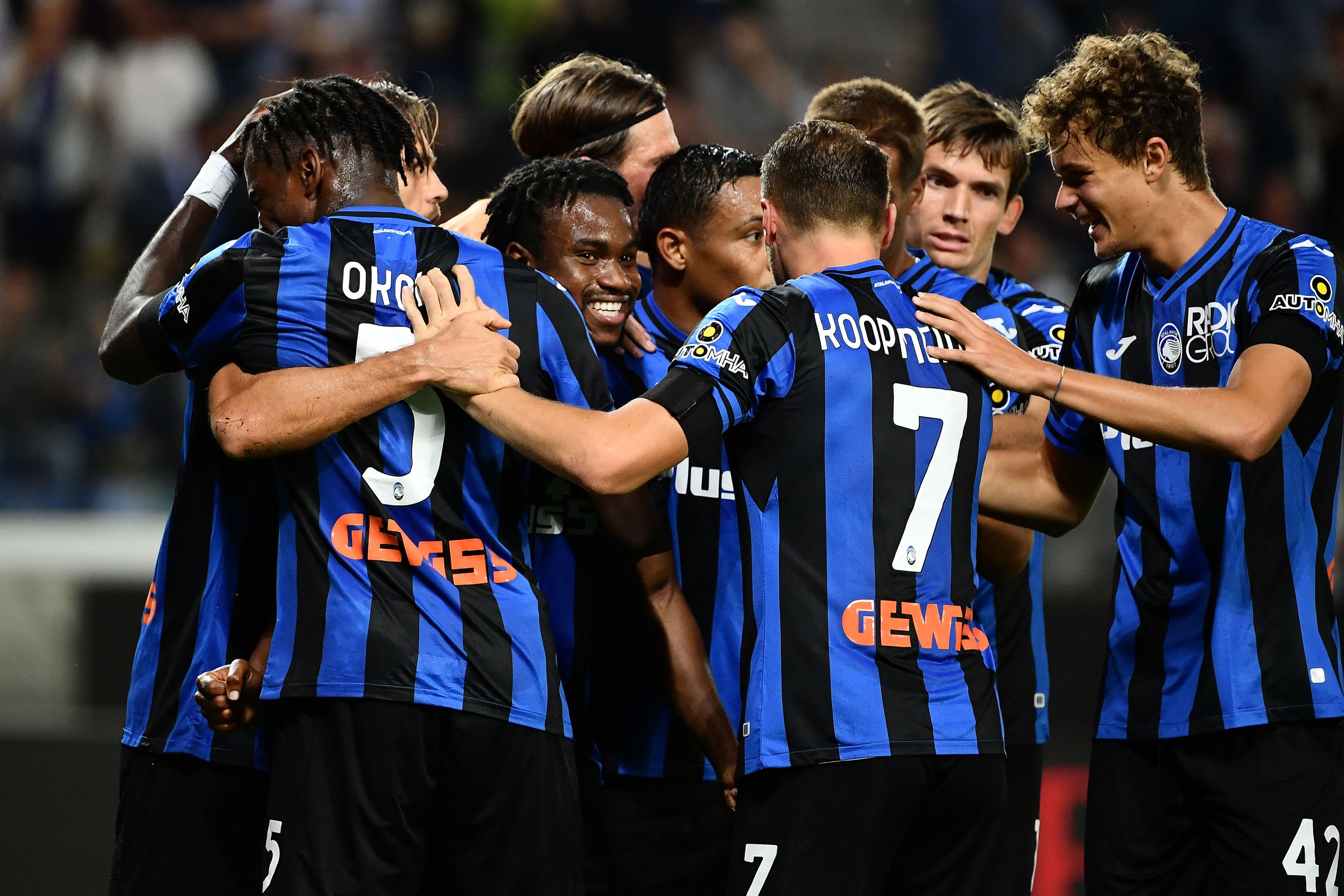 שחקני אטאלנטה חוגגים