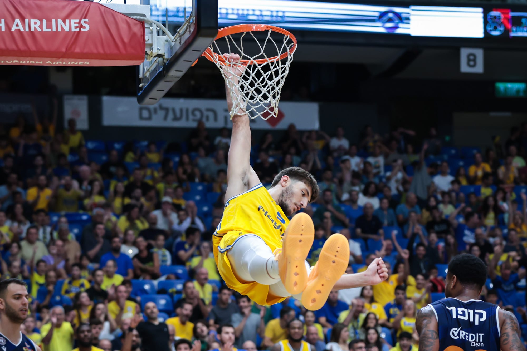 שחקן מכבי תל אביב רומן סורקין