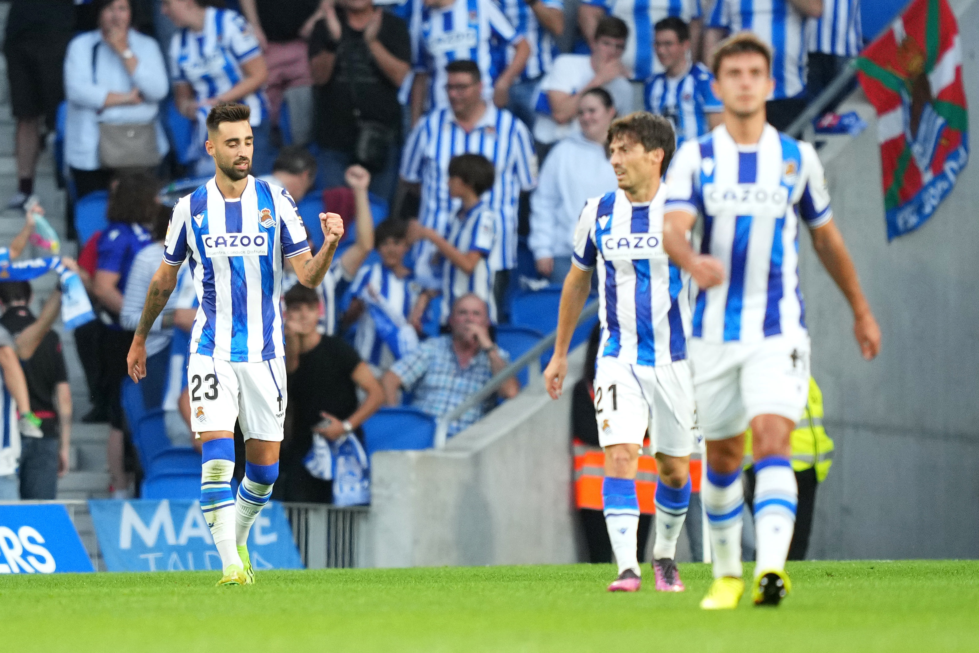 בראיס מנדס שחקן ריאל סוסיאדד חוגג שער