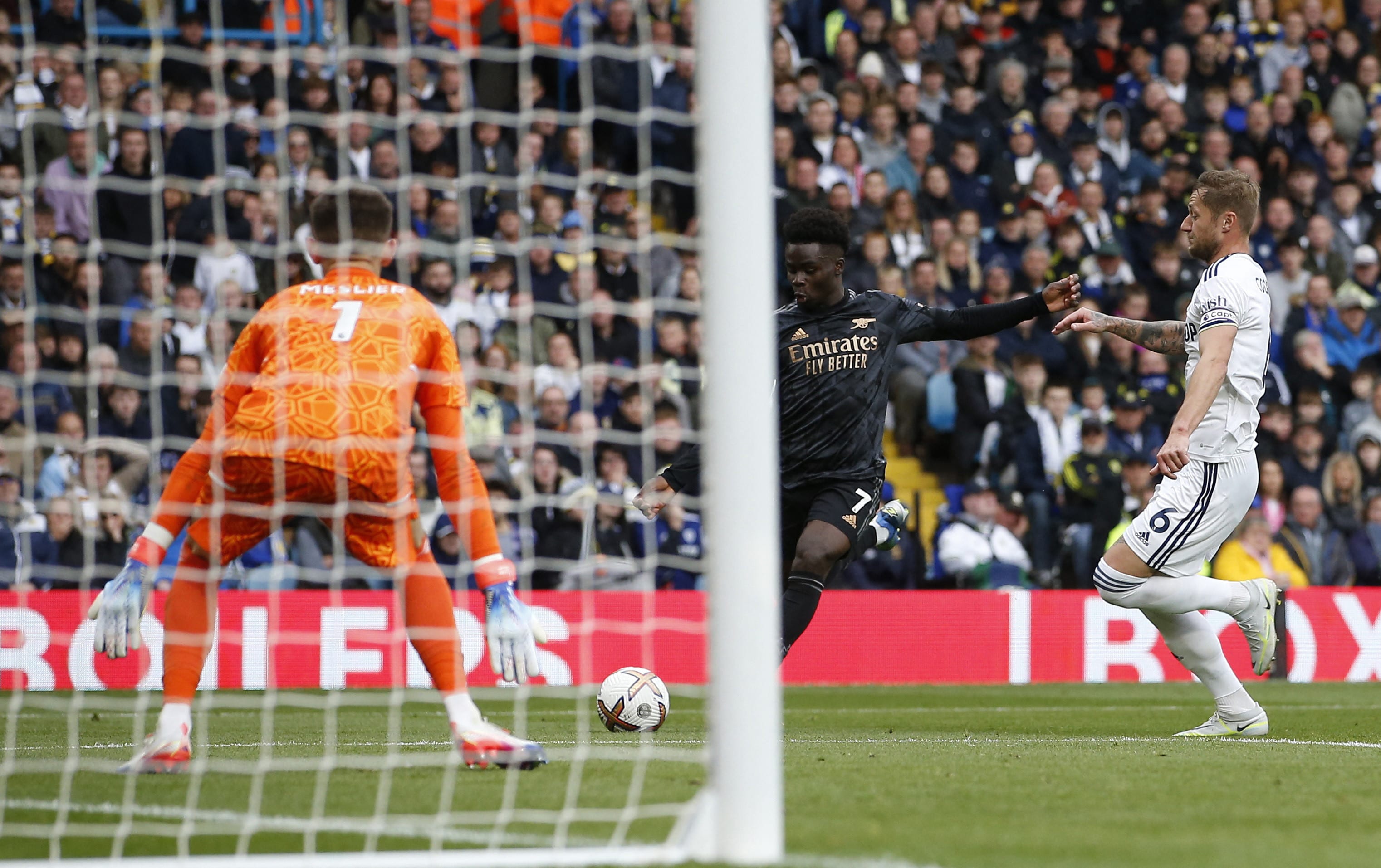 בוקאיו סאקה שחקן ארסנל כובש מול לידס