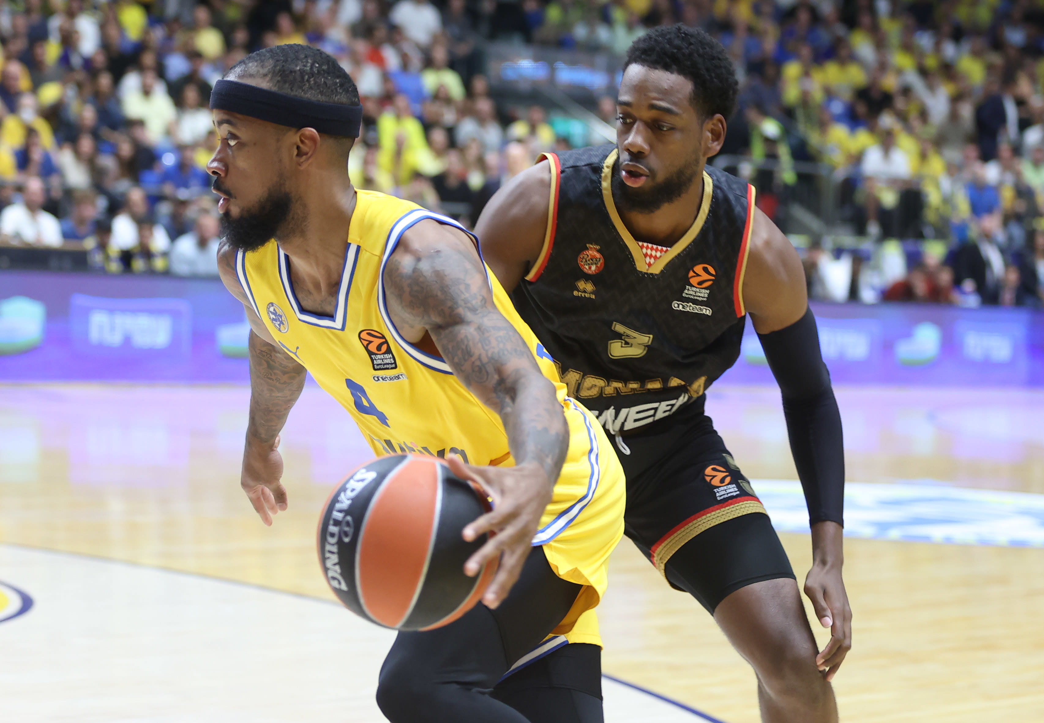 שחקן מכבי תל אביב לורנזו בראון