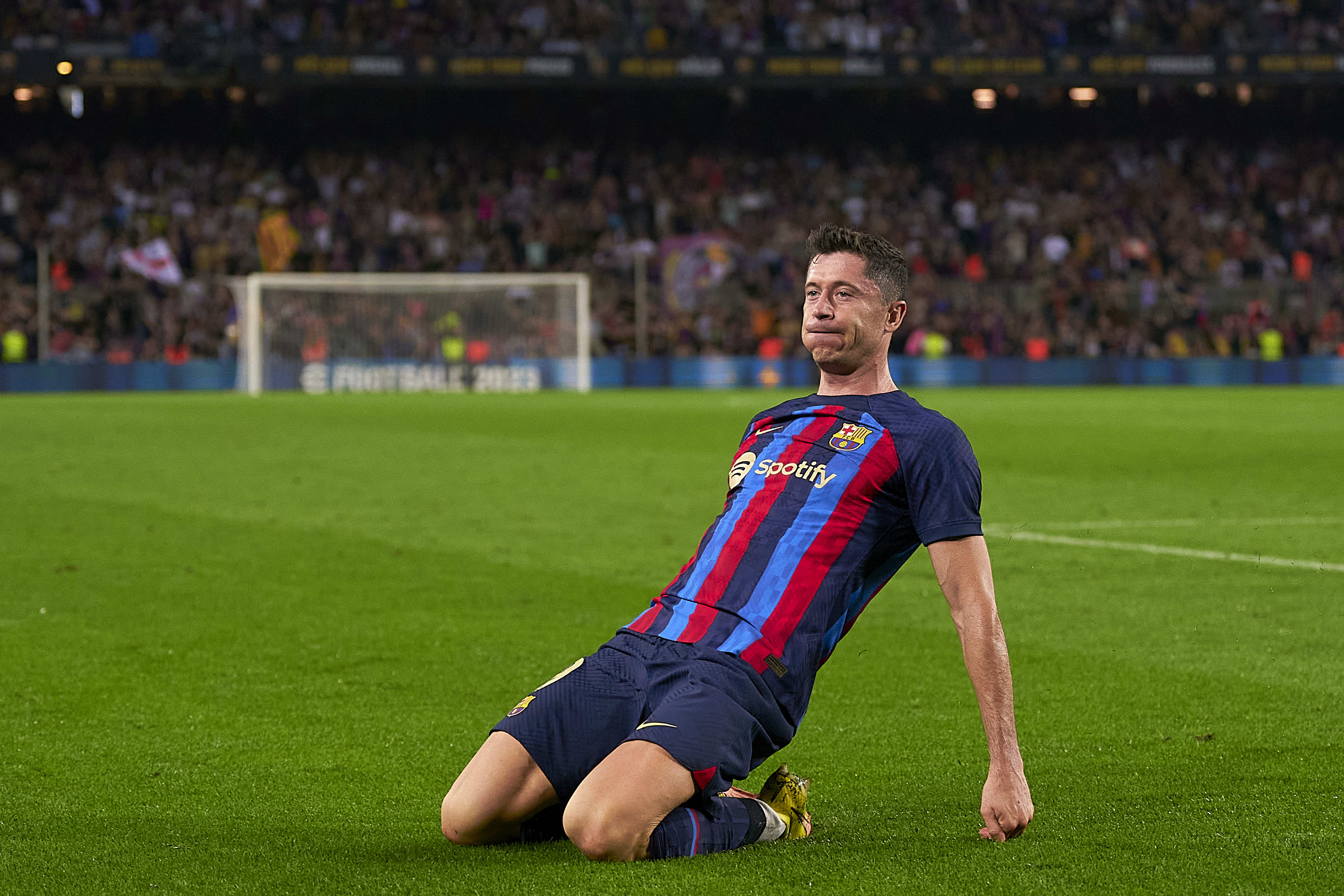 שחקן ברצלונה, רוברט לבנדובסקי