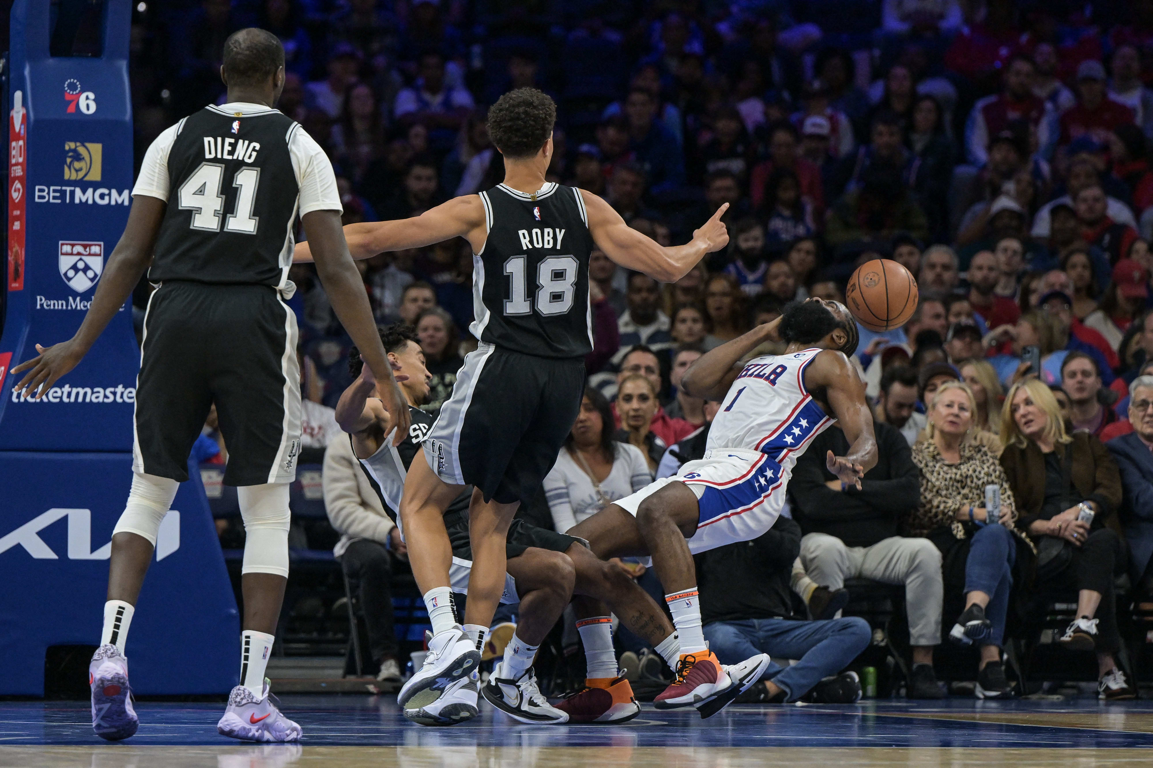 ג'יימס הארדן, שחקן פילדלפיה