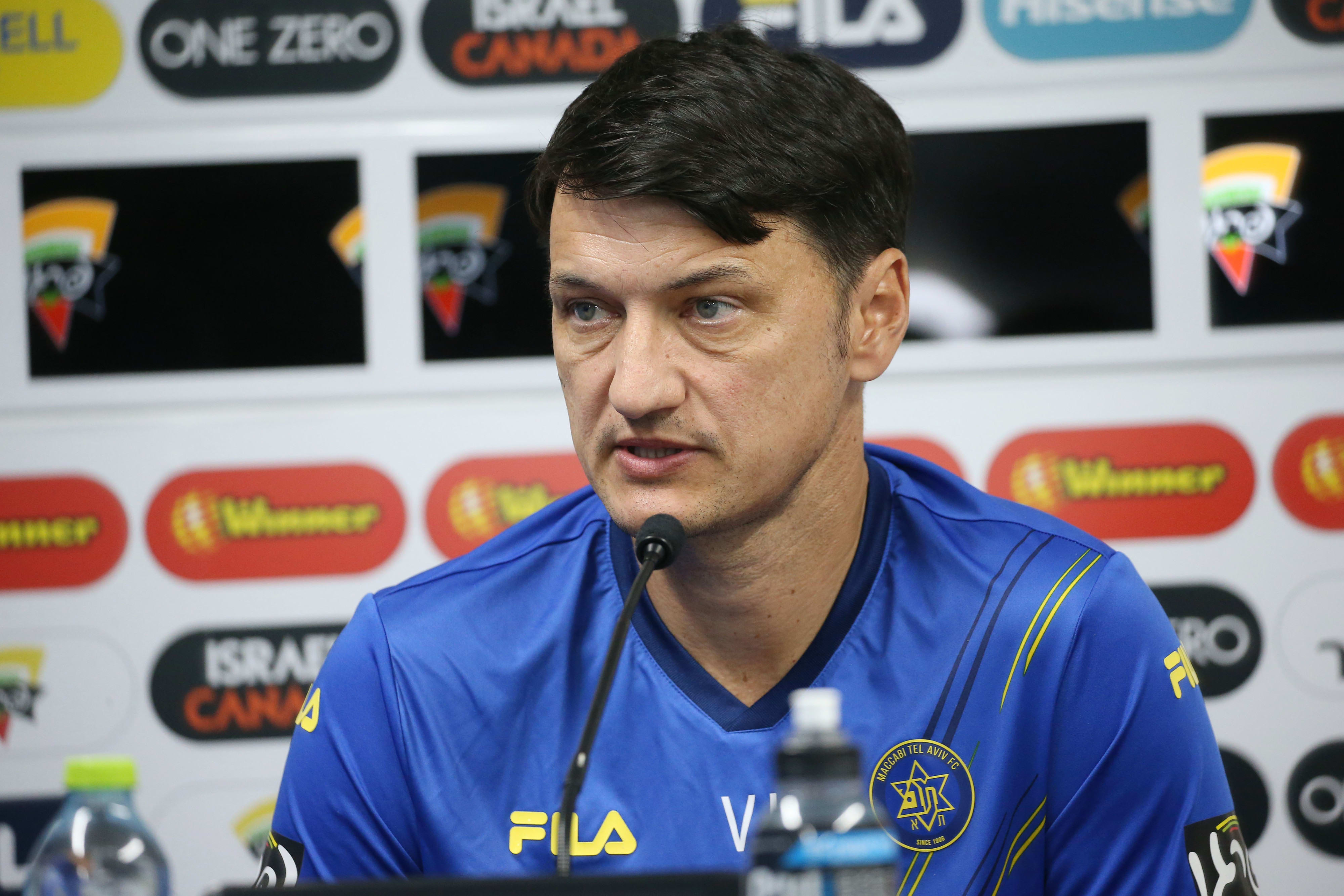 ולאדן איביץ' מאמן מכבי תל אביב במסיבת עיתונאים