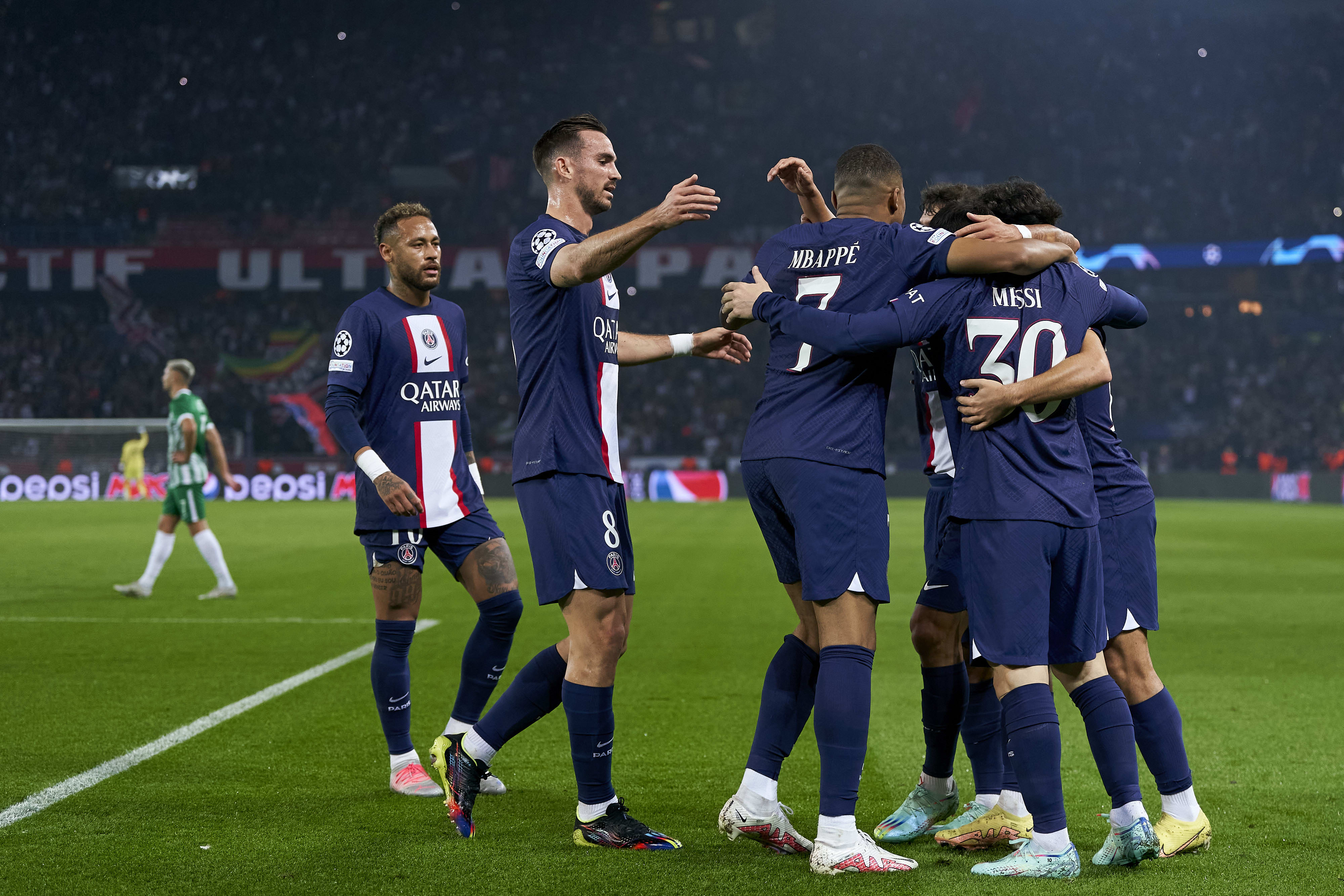 שחקני פריז סן ז'רמן חוגגים