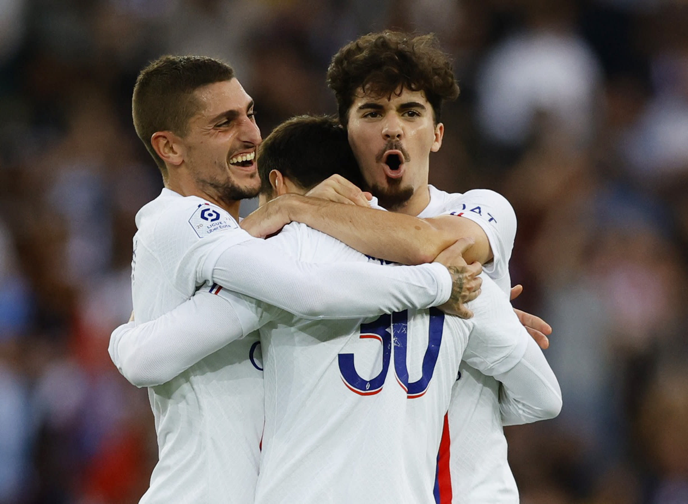 ליאונל מסי פריז סן ז'רמן חוגג עם מרקו וראטי