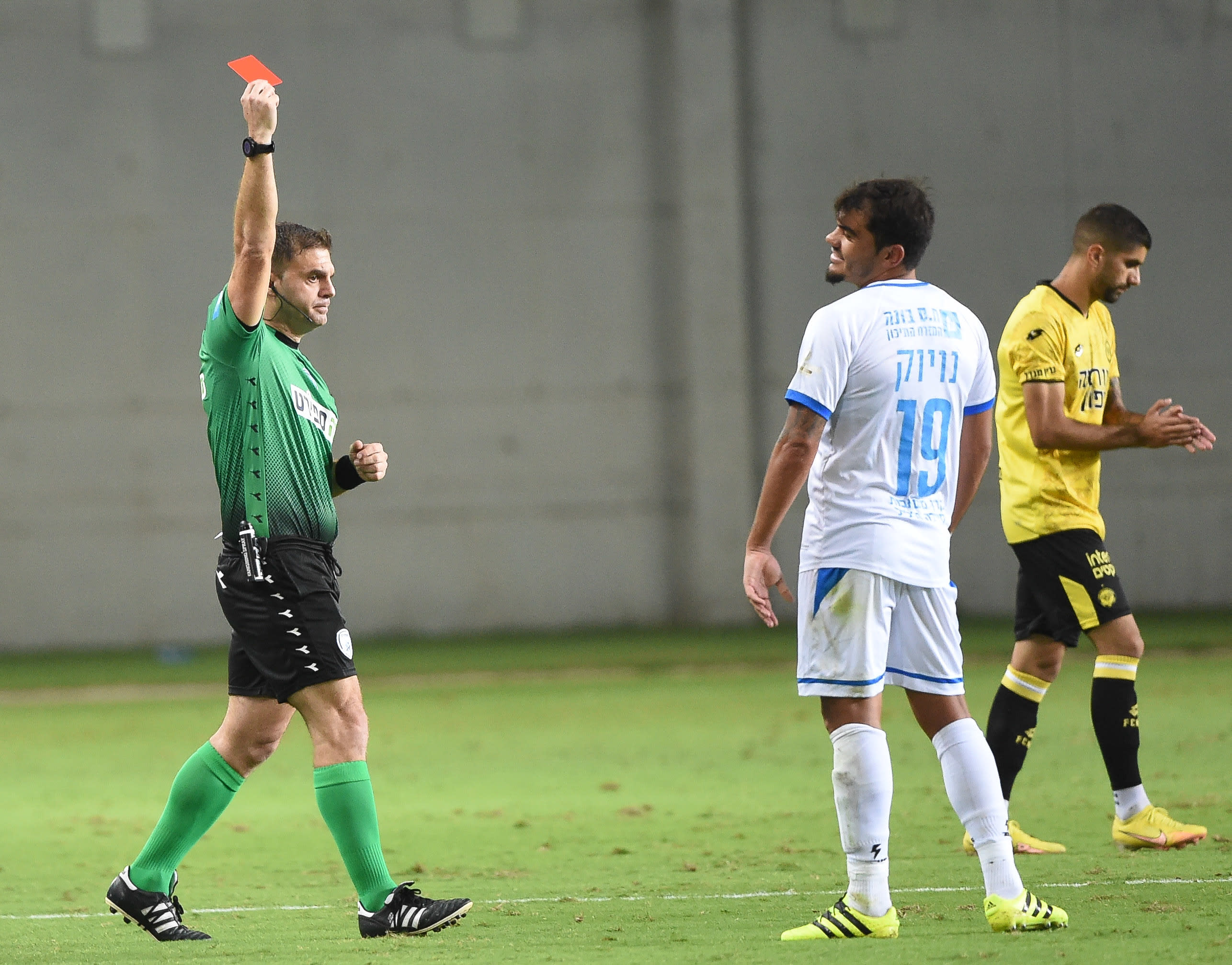 השופט שלום בן אברהם מרחיק את נויוק ממכבי בני ריינה