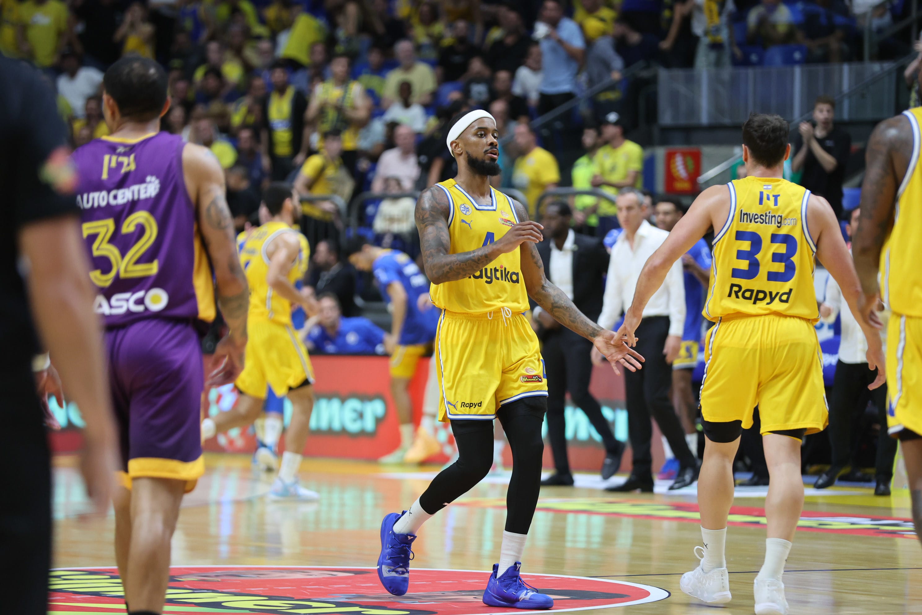 Lorenzo Brown, Maccabi Tel Aviv player