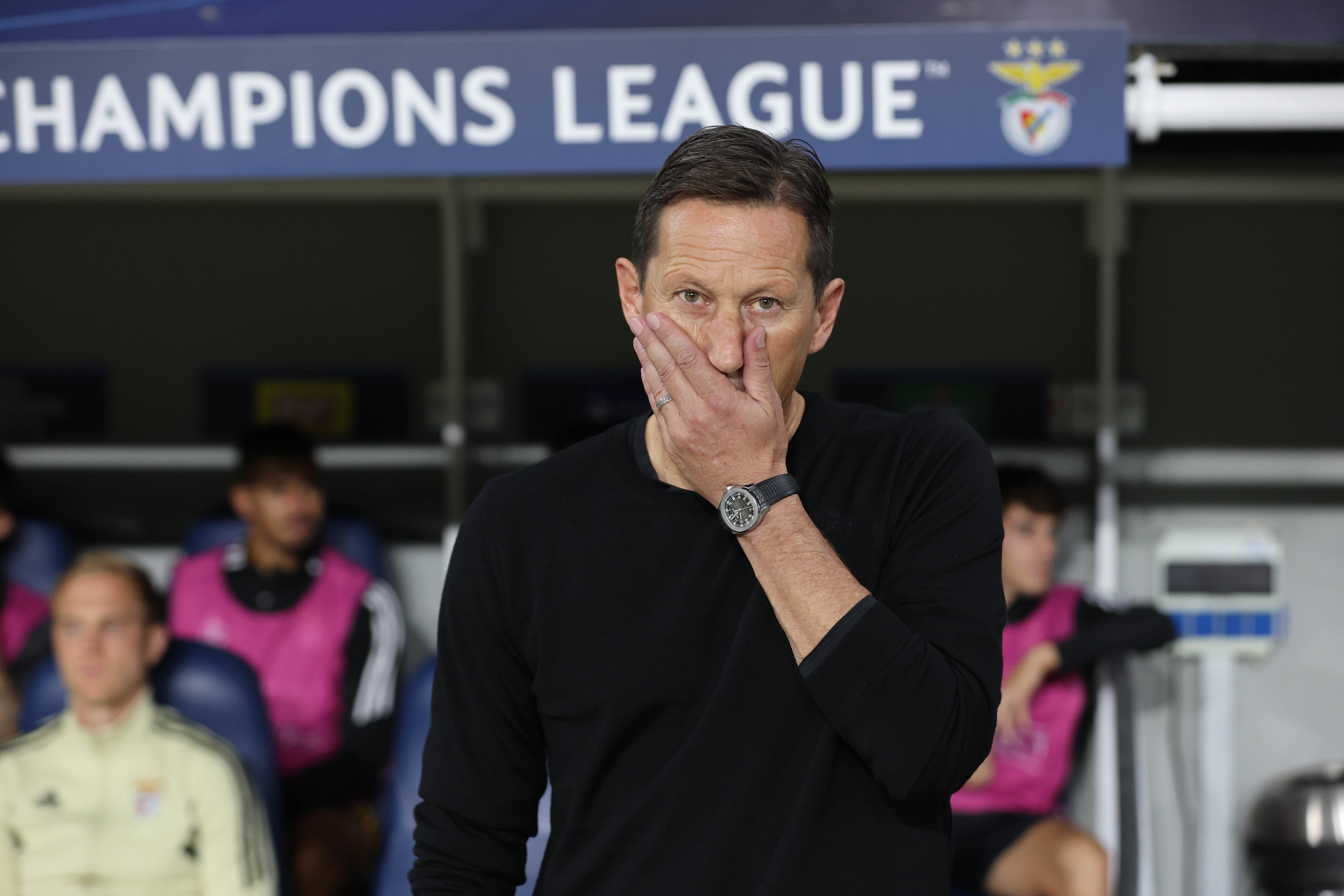 רוג'ר שמידט מאמן בנפיקה