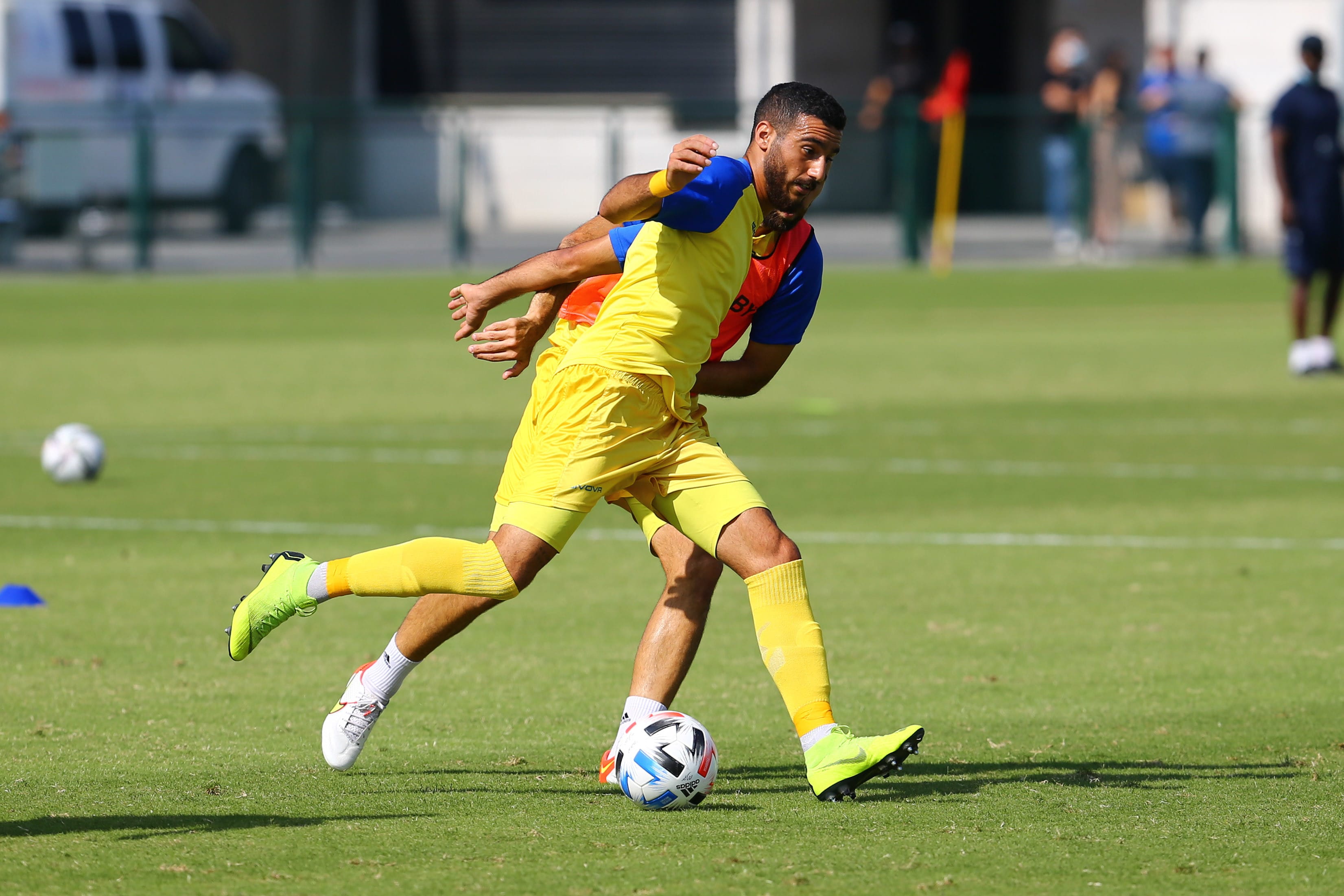 גיא שטח שחקן מכבי יבנה בחימום