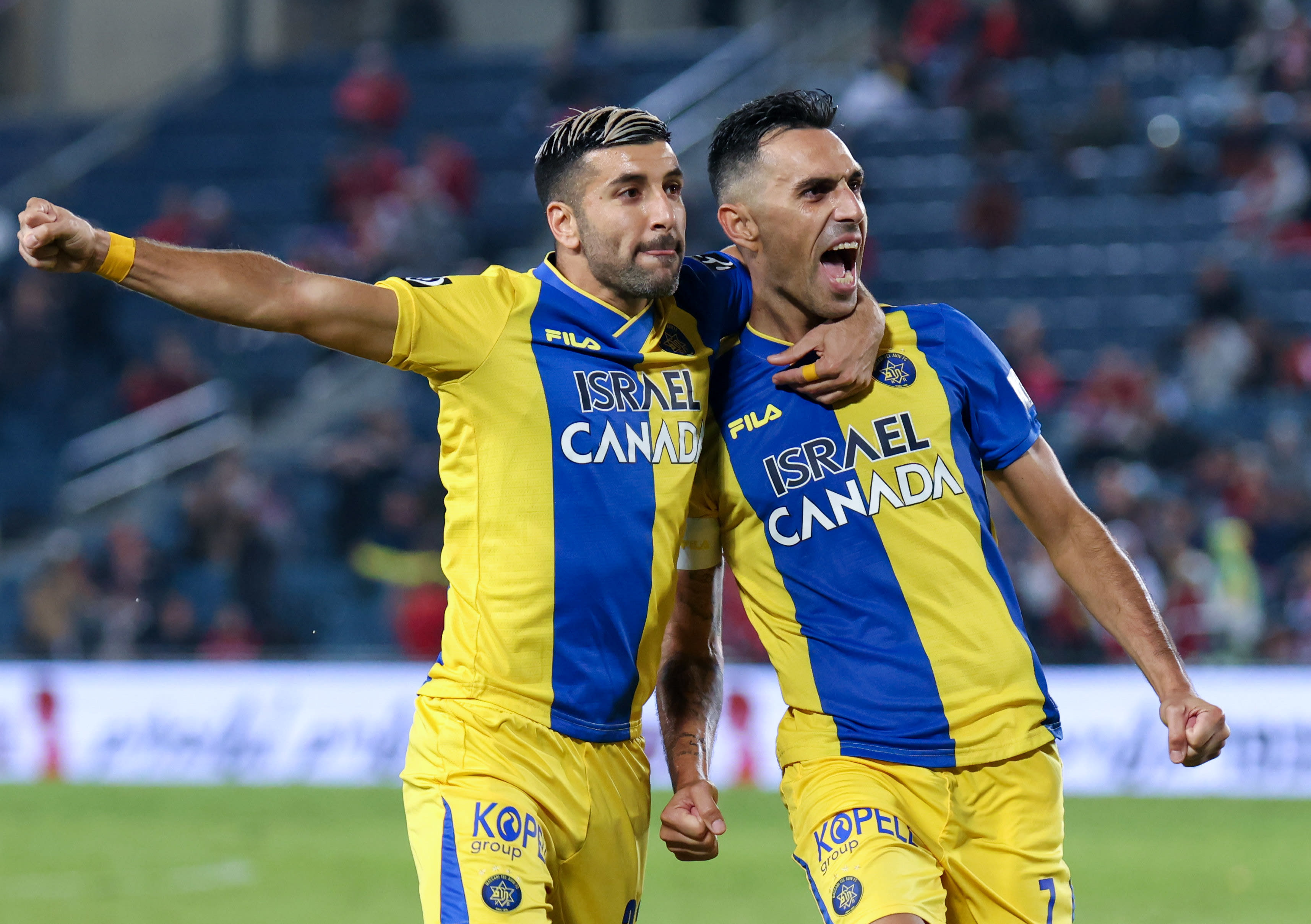 ערן זהבי שחקן מכבי תל אביב חוגג שער, איתו אבי ריקן