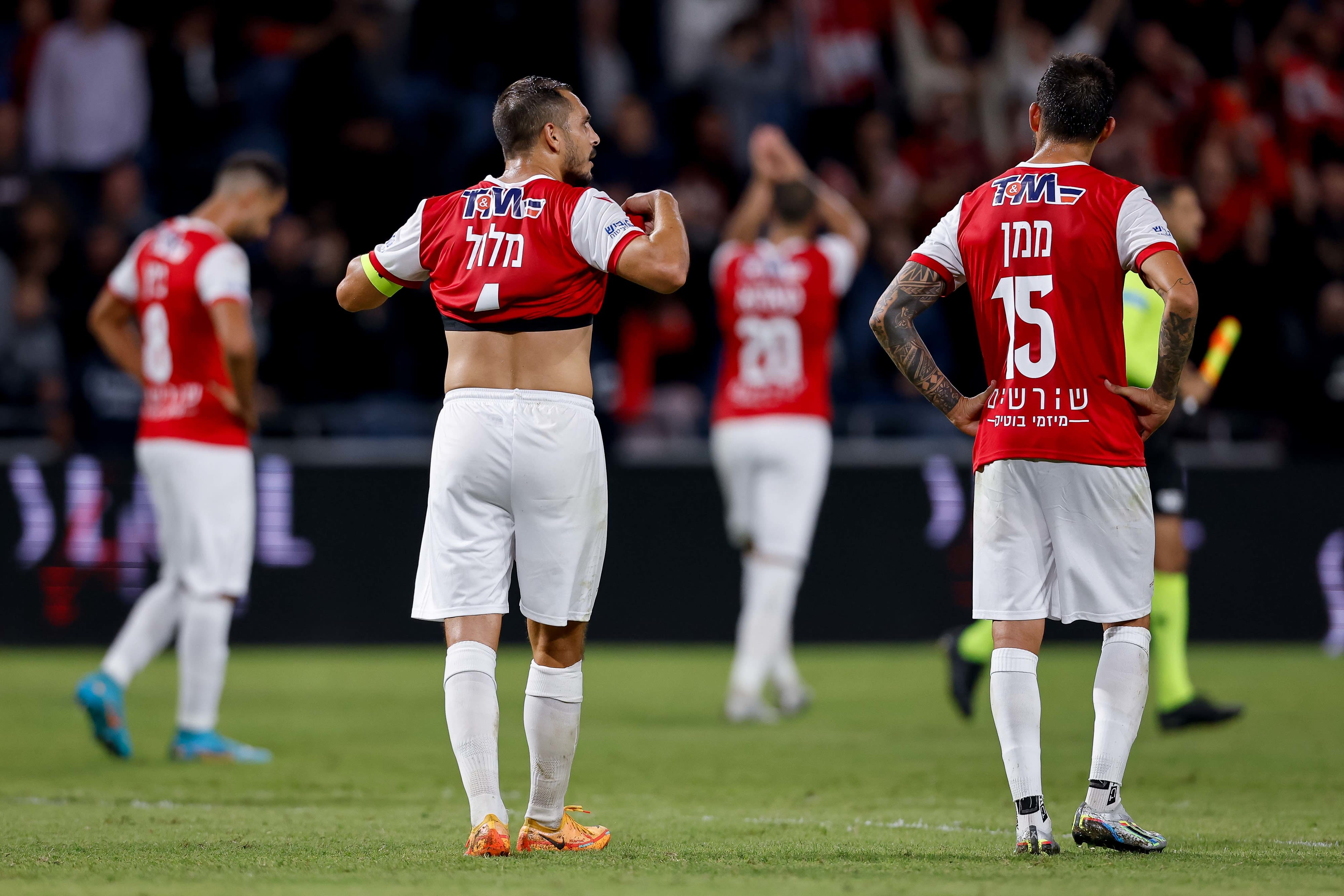 דור מלול מתוסכל עם חנן ממן אחרי הפסד הפועל חיפה