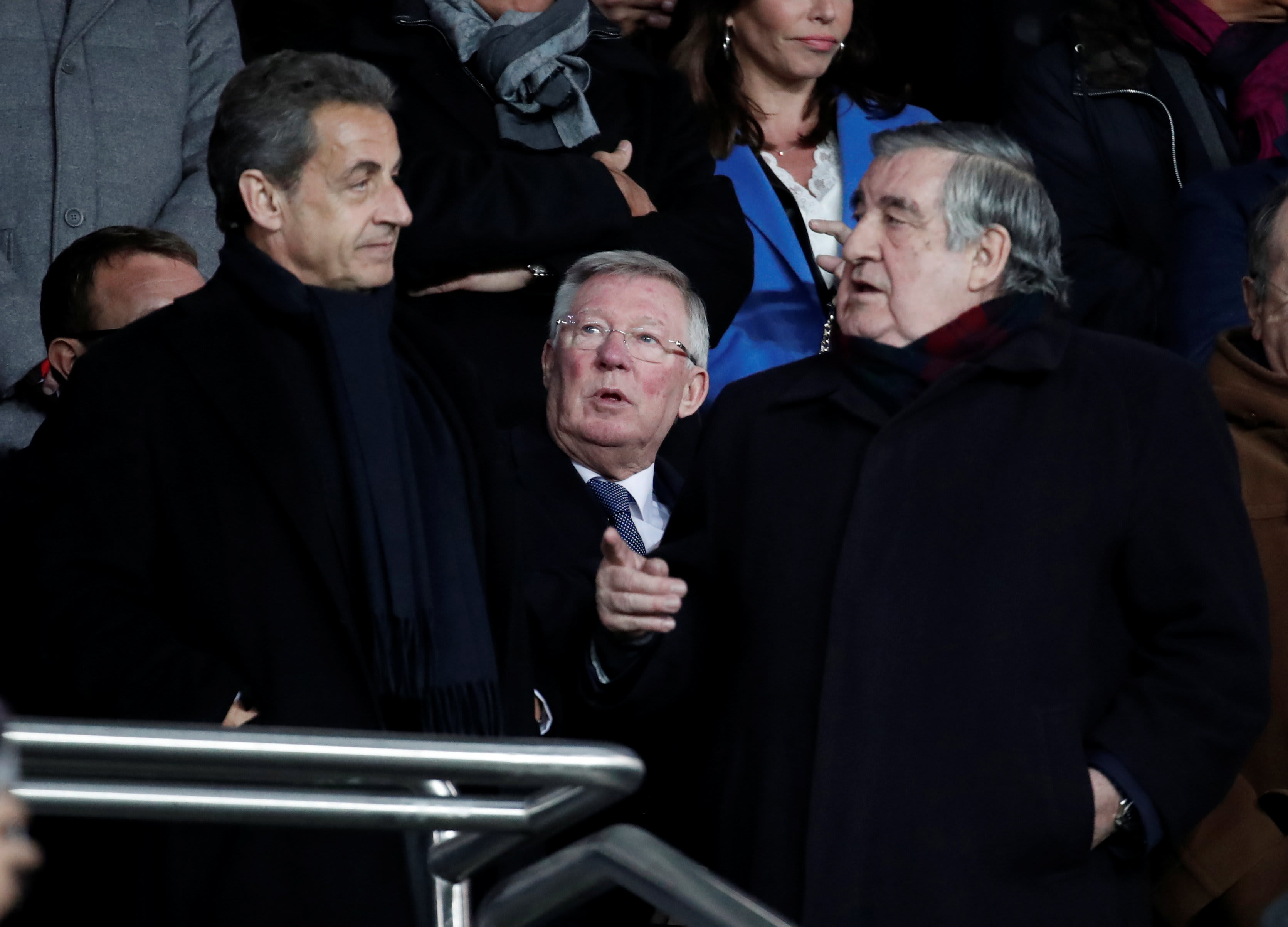 סר אלכס פרגוסון מאחורי ניקולא סרקוזי במשחקה של פריס סן ז'רמן מול ריאל מדריד