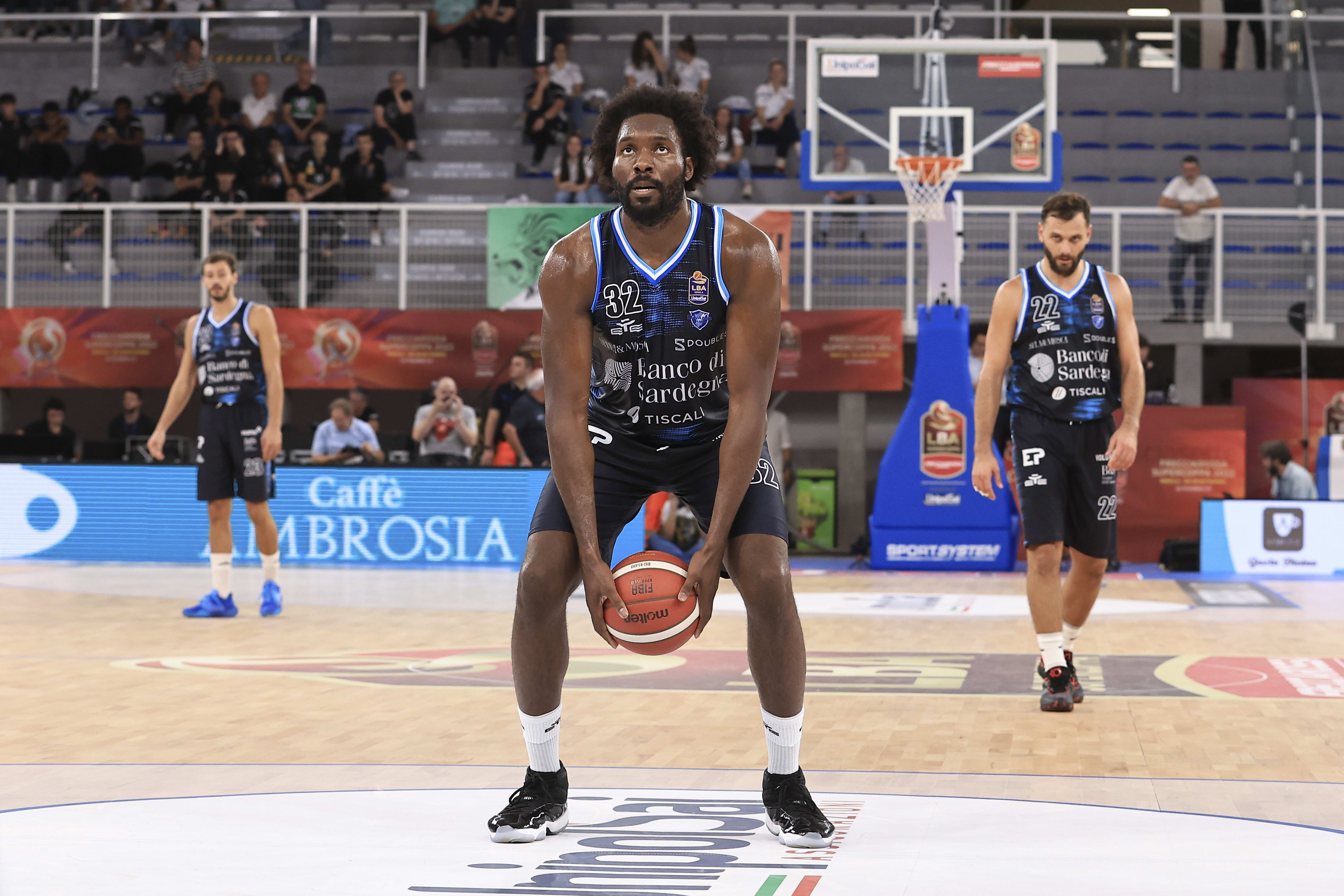 צ'ינאנו אונואקו במדי דינמו ססארי