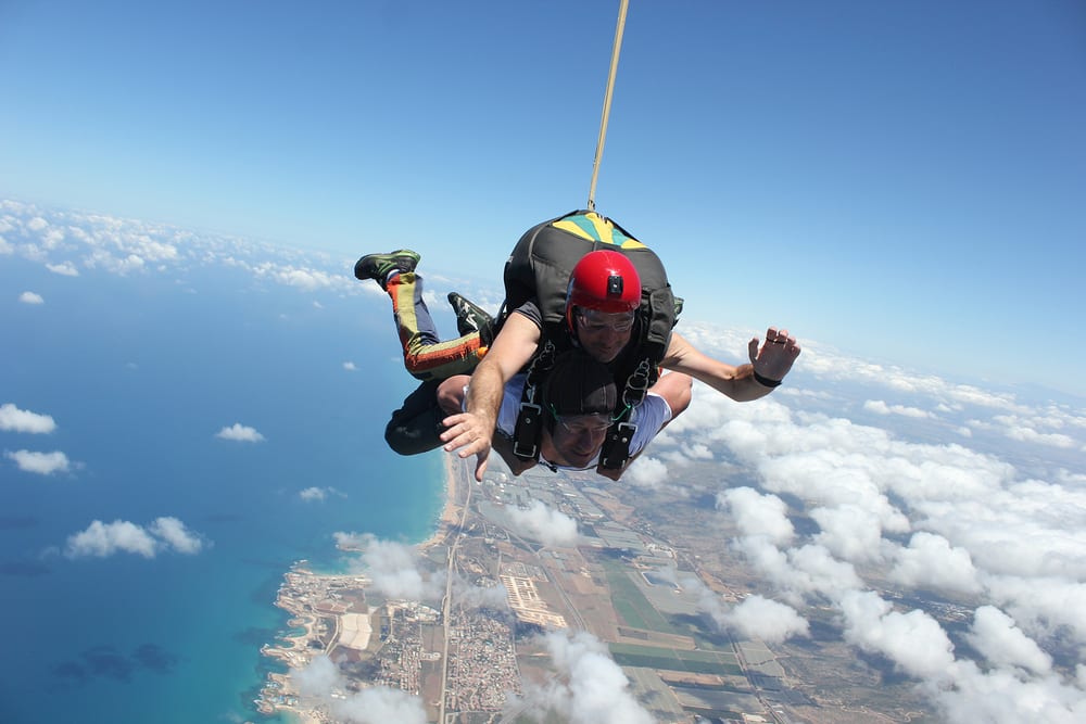 צניחה חופשית בחוף הבונים