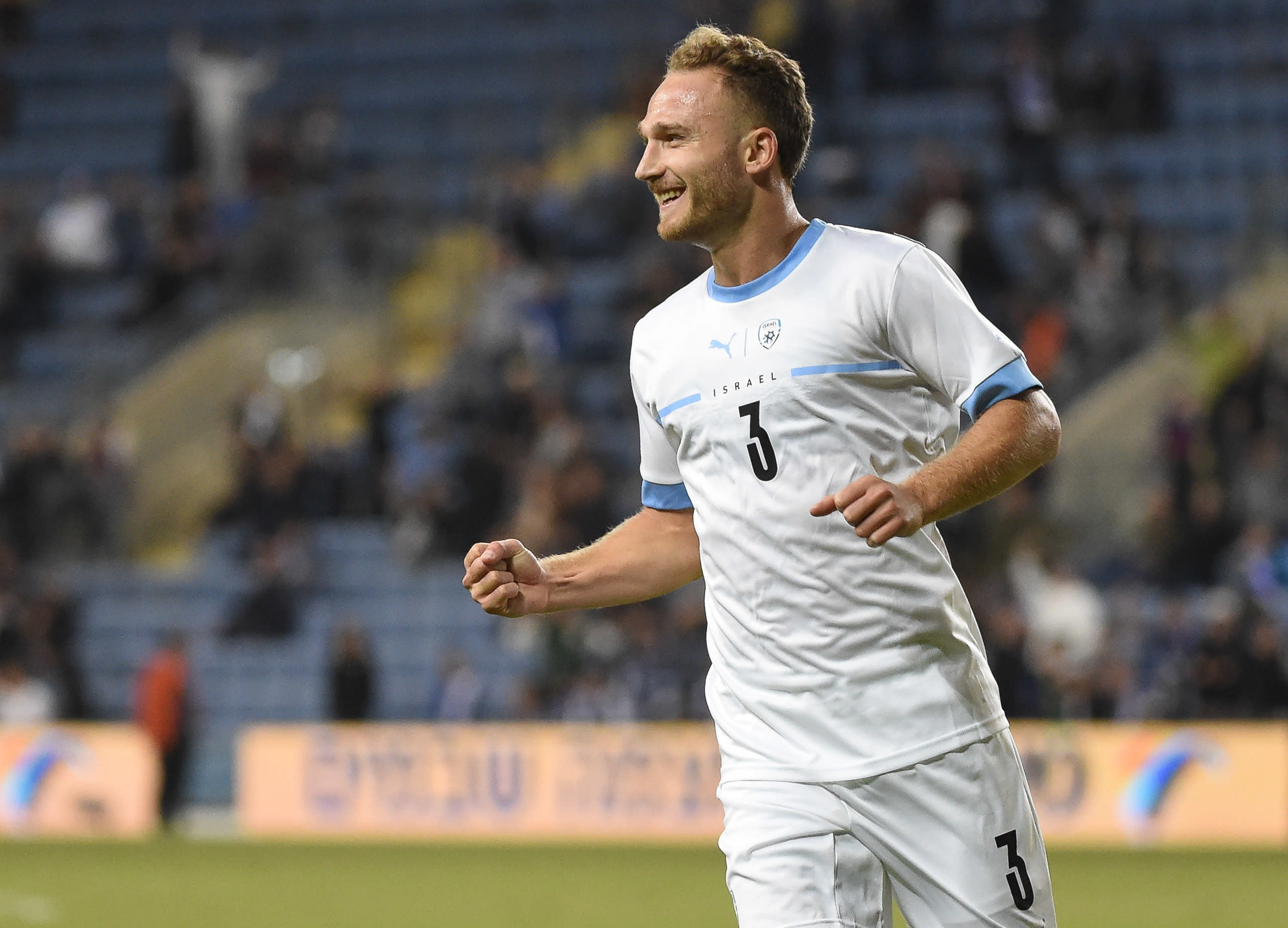 דן גלזר, שחקן נבחרת ישראל חוגג